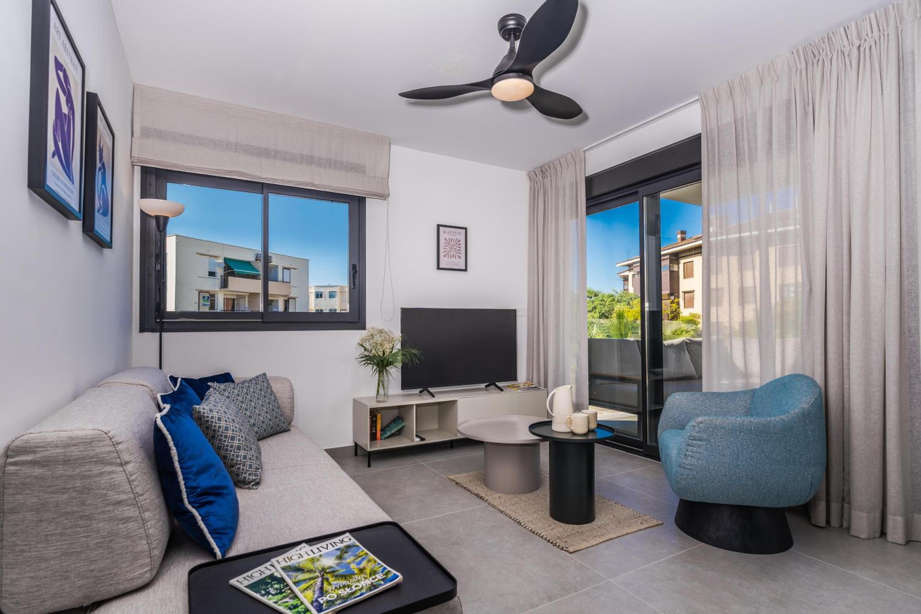Prime Spanish Holidays - Rennes Arenal Playa Apartments