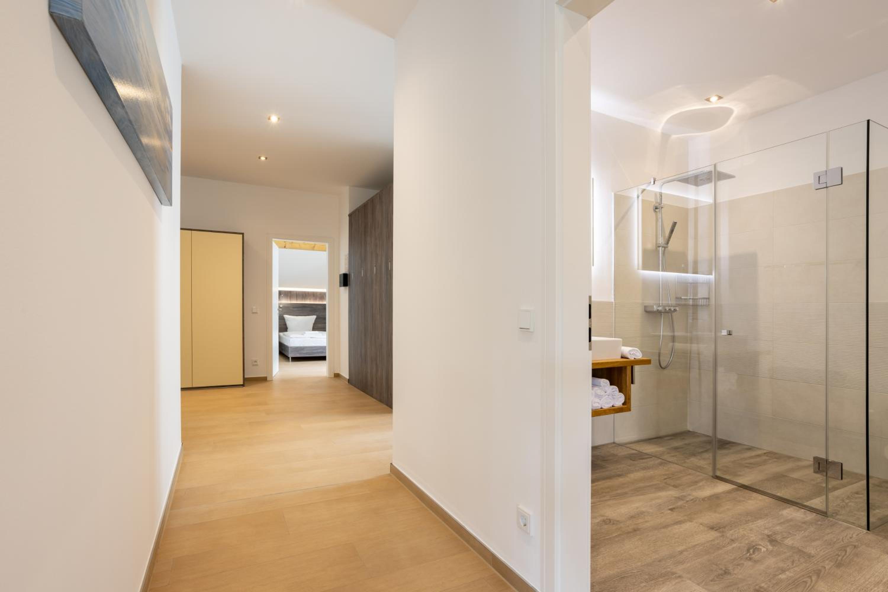 Villa Beatrice - WE 13 mit eigener Sauna, 2 Dachterrassen, kleiner Meerblick