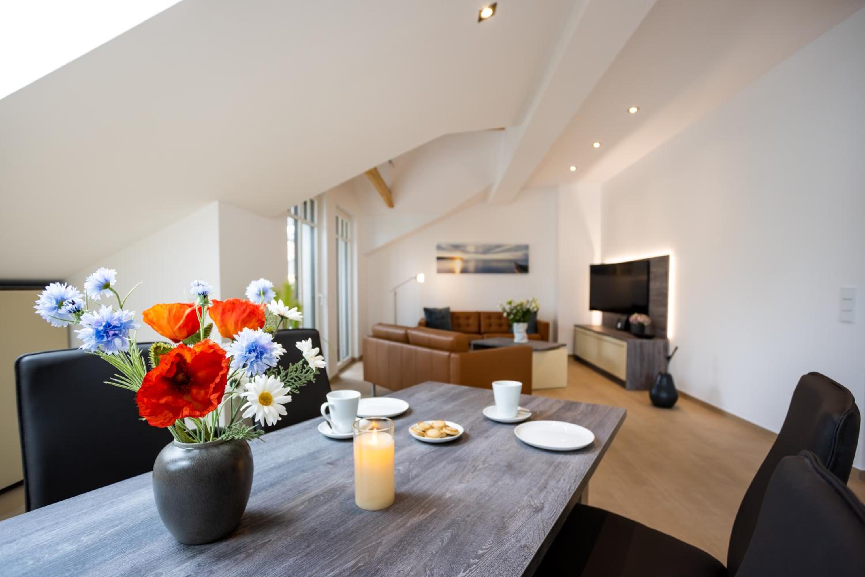 Villa Beatrice - WE 13 mit eigener Sauna, 2 Dachterrassen, kleiner Meerblick