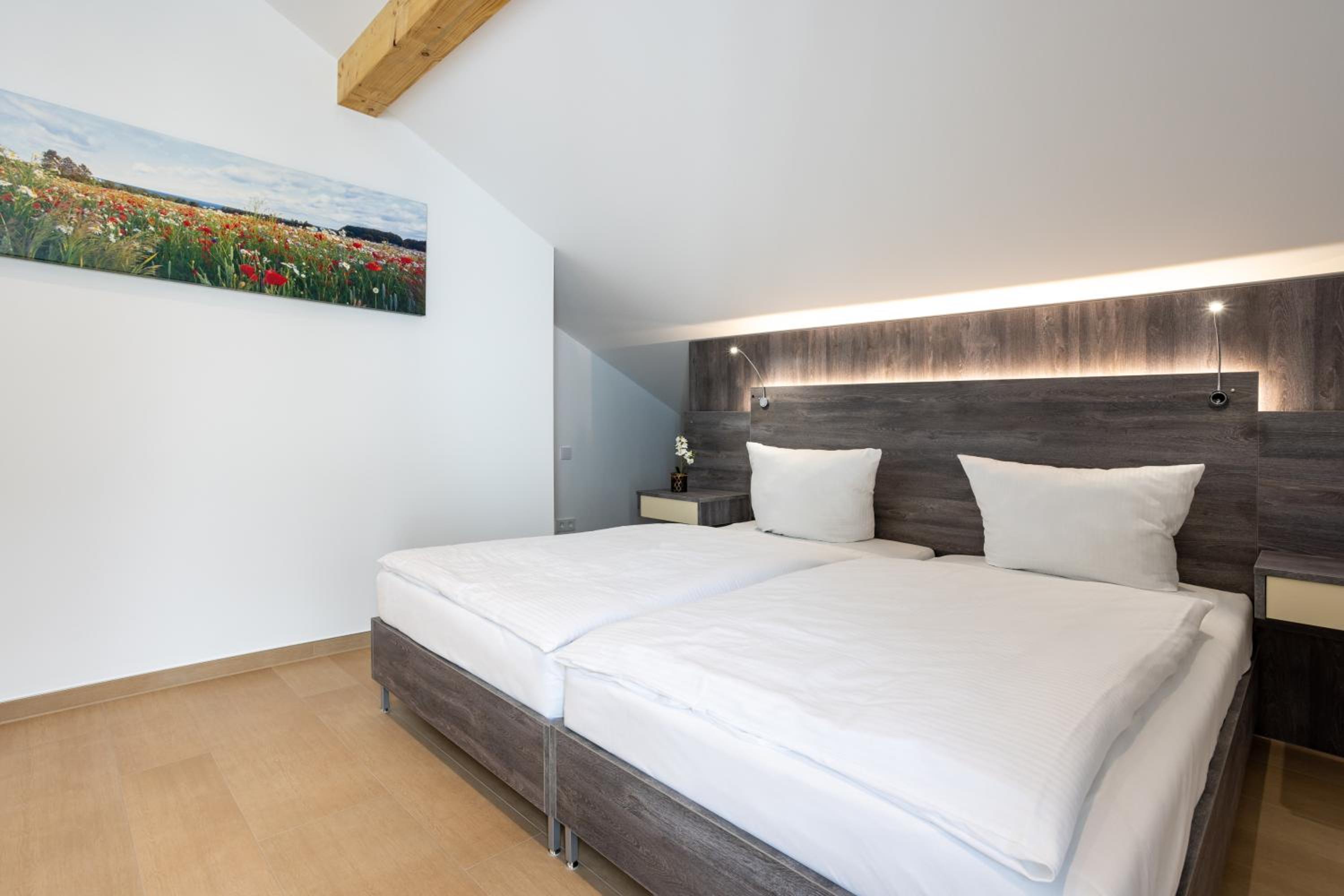 Villa Beatrice - WE 13 mit eigener Sauna, 2 Dachterrassen, kleiner Meerblick