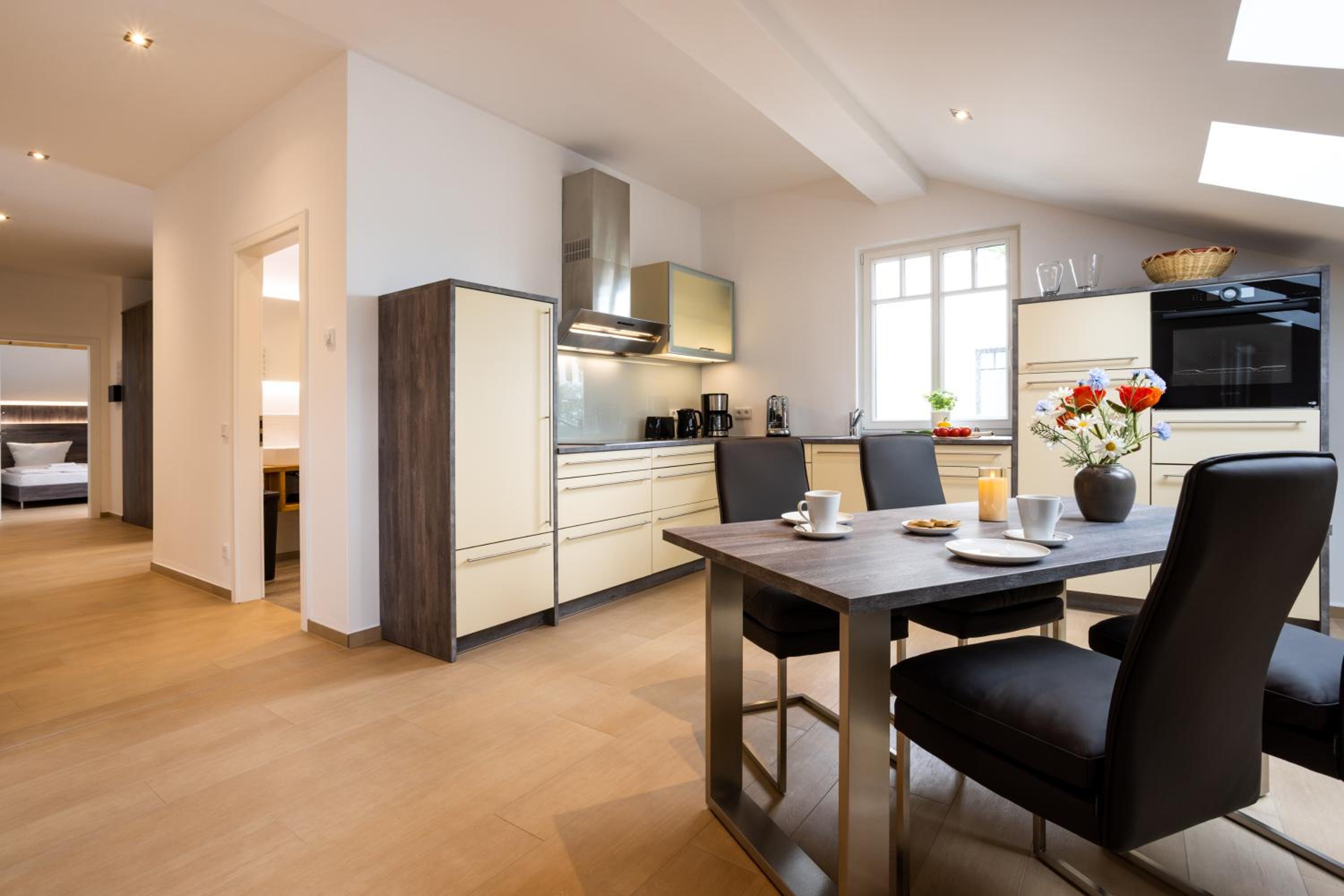 Villa Beatrice - WE 13 mit eigener Sauna, 2 Dachterrassen, kleiner Meerblick