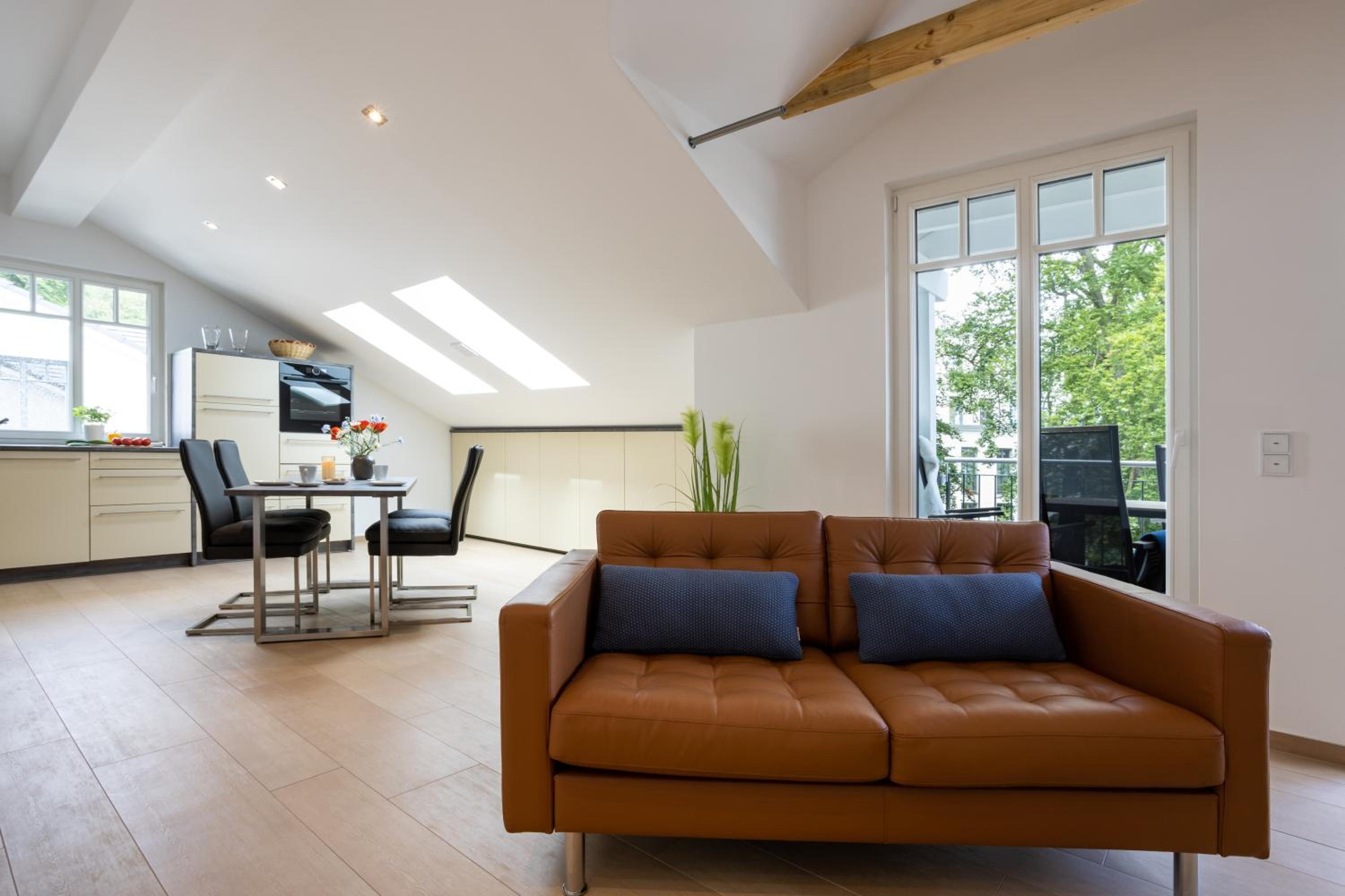 Villa Beatrice - WE 13 mit eigener Sauna, 2 Dachterrassen, kleiner Meerblick