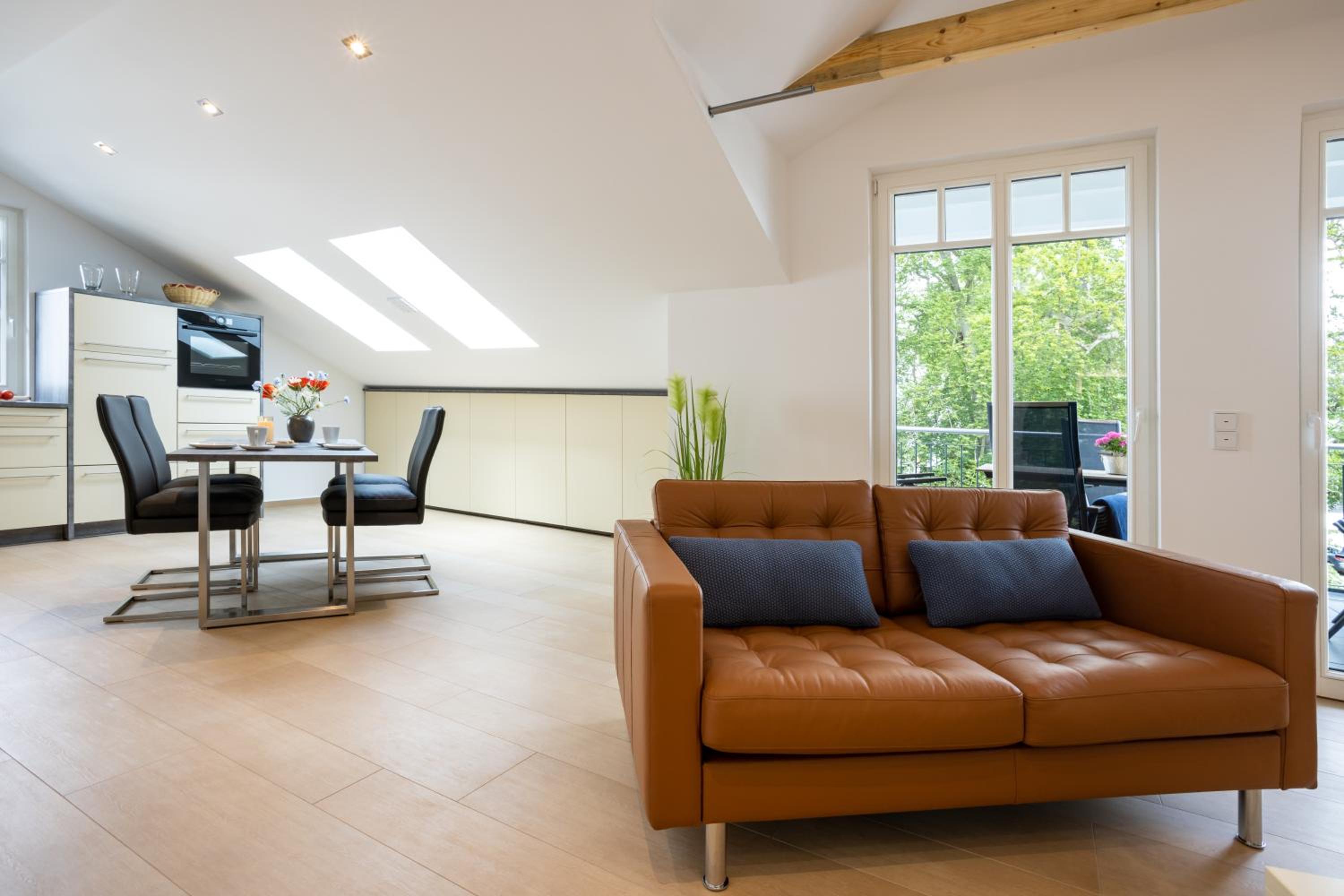 Villa Beatrice - WE 13 mit eigener Sauna, 2 Dachterrassen, kleiner Meerblick