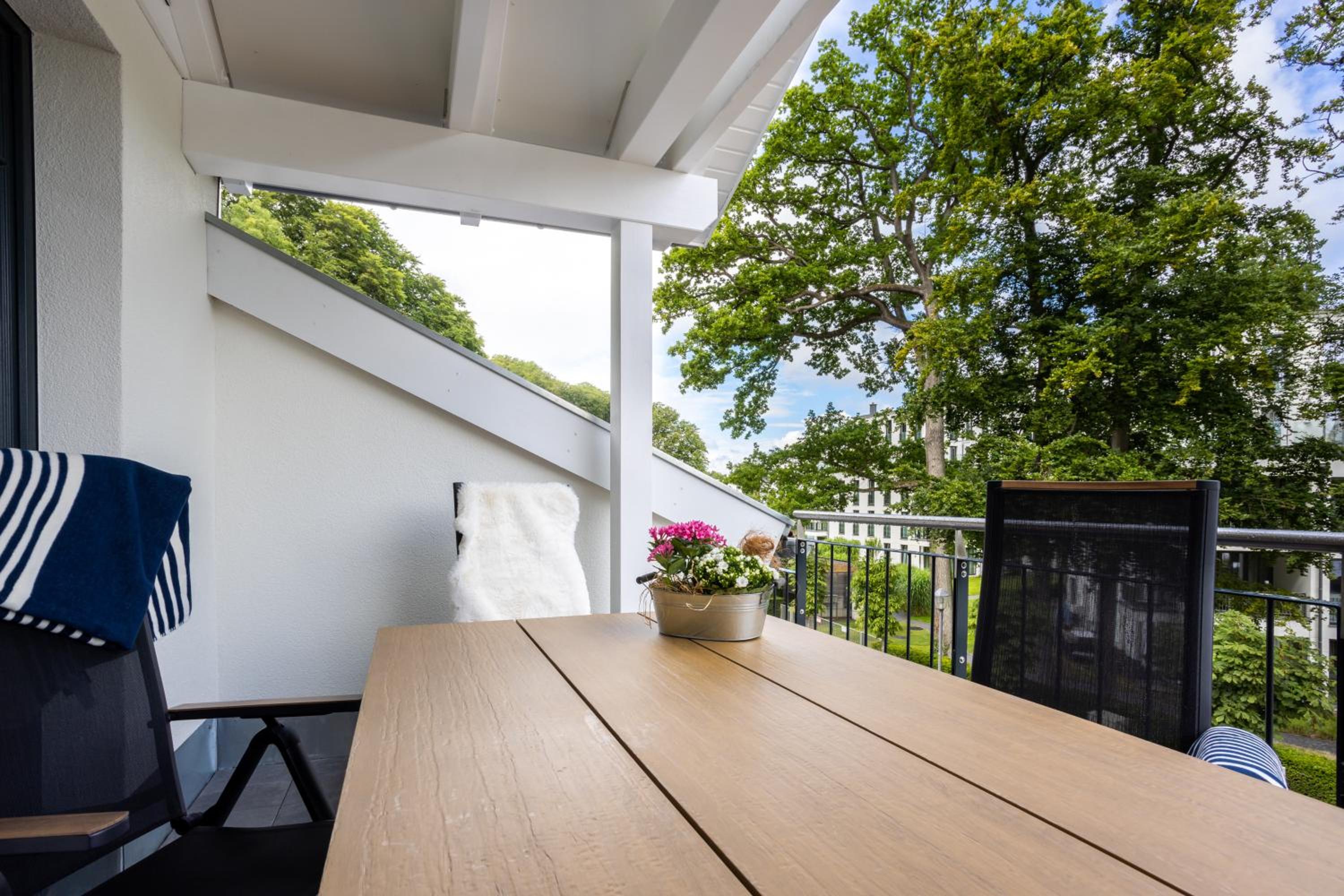 Villa Beatrice - WE 13 mit eigener Sauna, 2 Dachterrassen, kleiner Meerblick