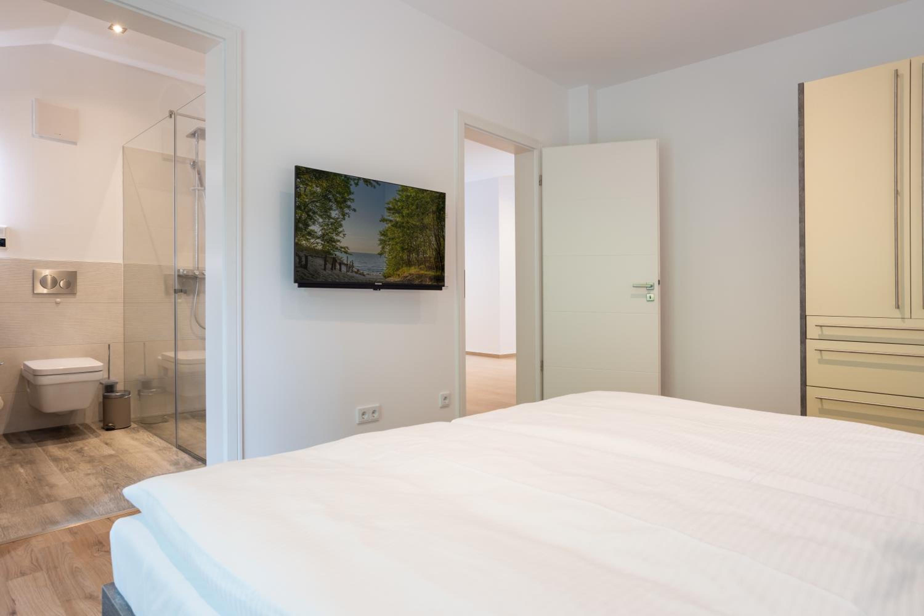 Villa Beatrice - WE 13 mit eigener Sauna, 2 Dachterrassen, kleiner Meerblick