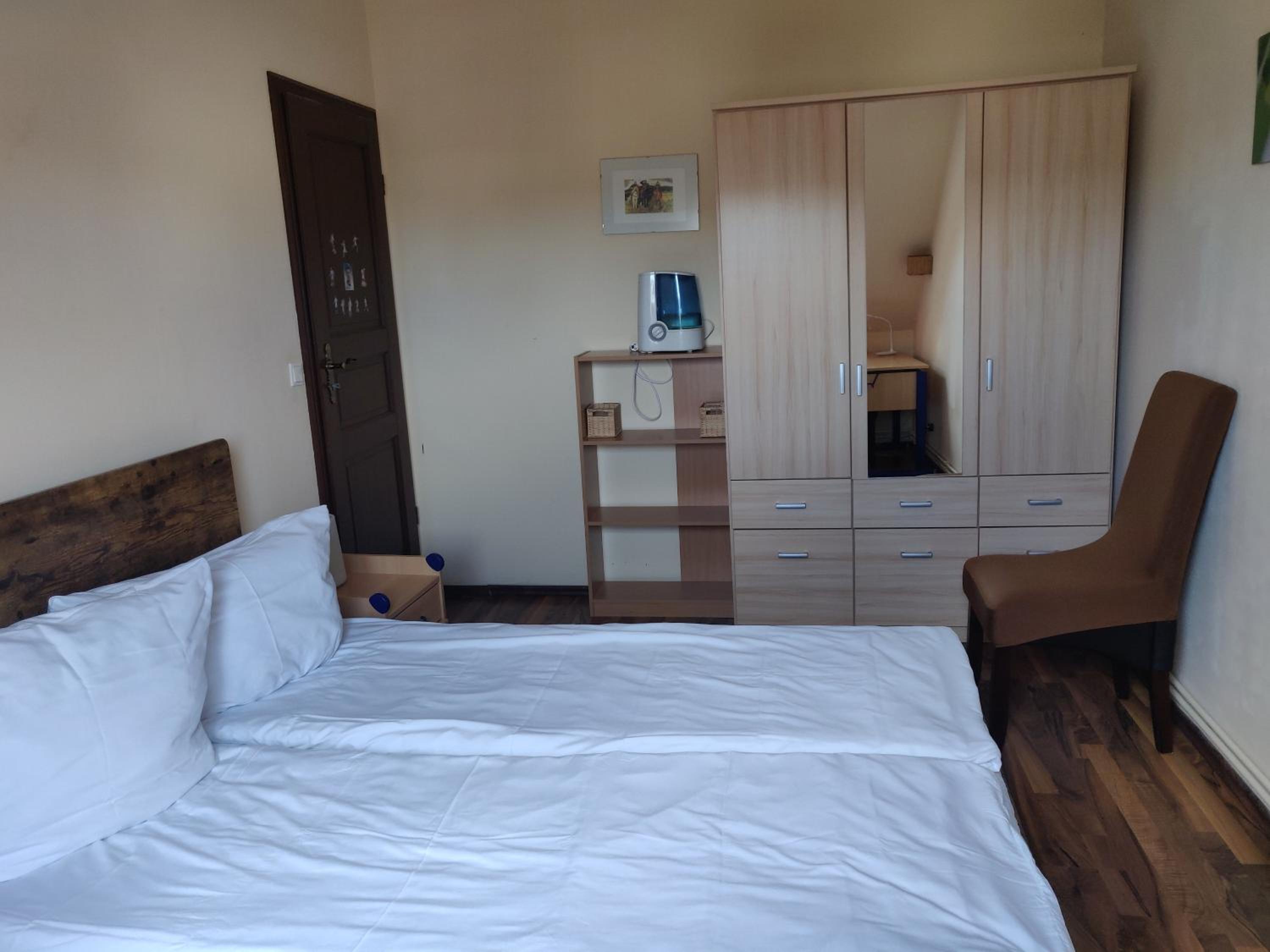 Modern townhouse, quiet and close to the centre.