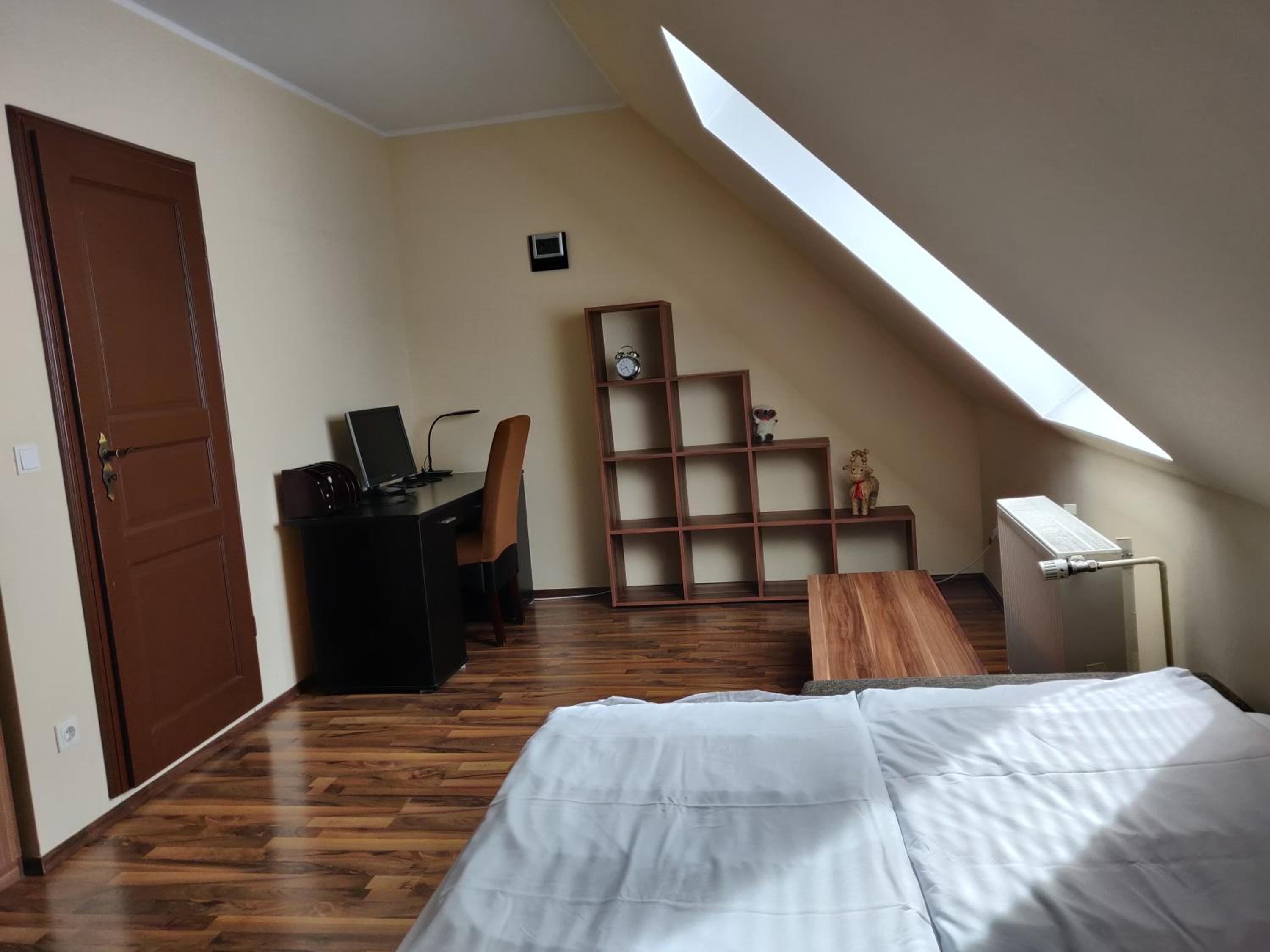 Modern townhouse, quiet and close to the centre.