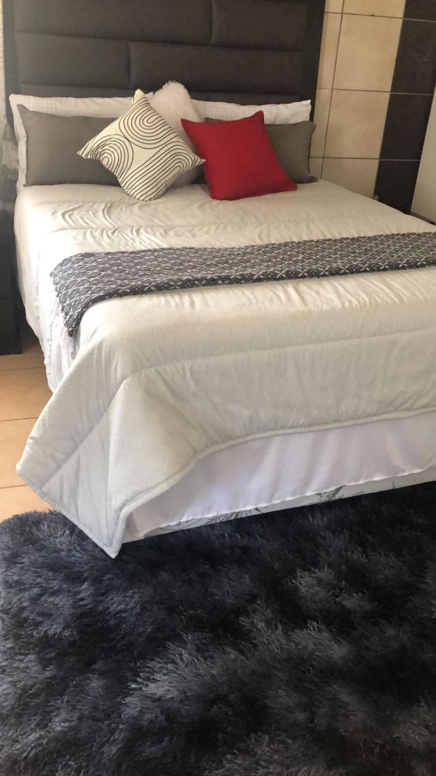 Home Way Studio Sleeps 2 with Garden