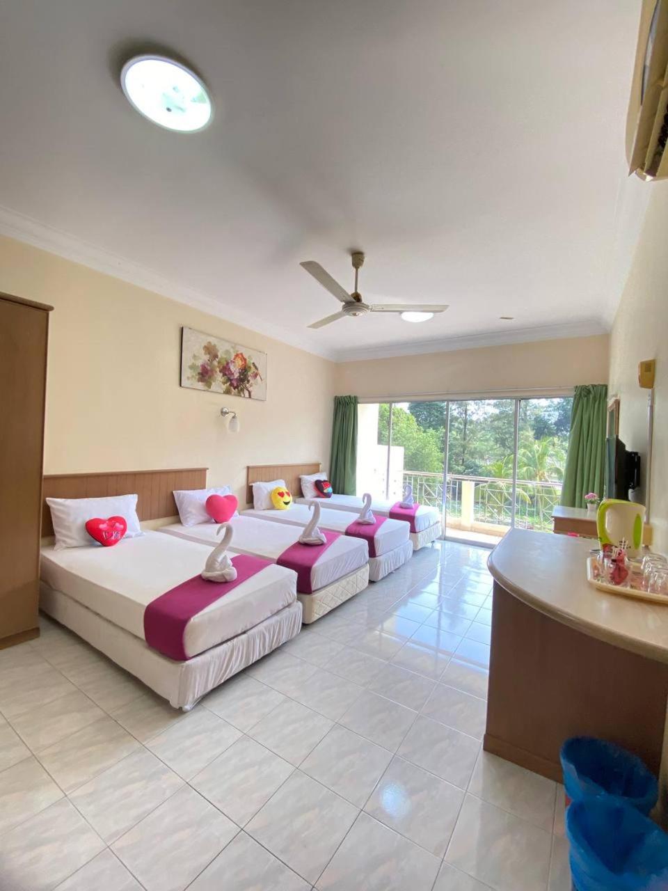 Teluk Batik Holiday Apartment