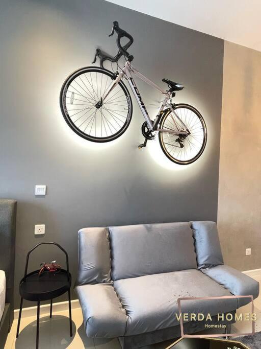 [Premium Comfy Bicycle Theme] 55inch TV@Netflix
