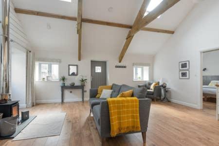 Gilliflower 1 bedroom cottage at Trethwale Barns Holiday Home view 3