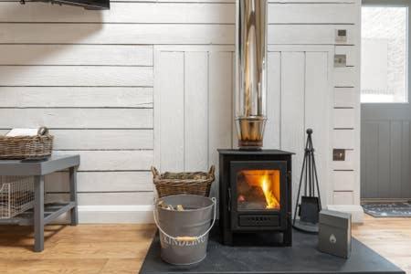 Gilliflower 1 bedroom cottage at Trethwale Barns Holiday Home view 4