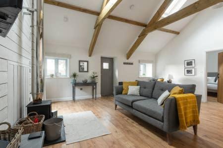 Gilliflower 1 bedroom cottage at Trethwale Barns Holiday Home view 5