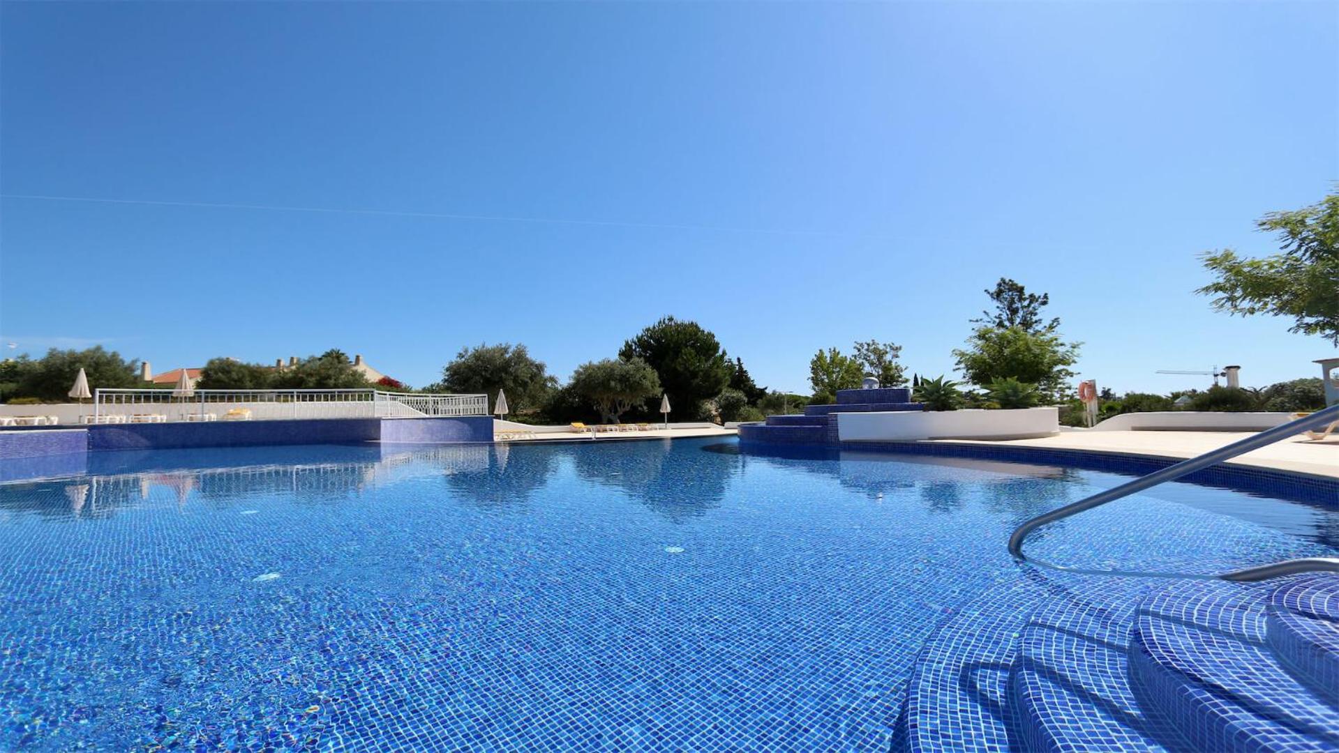 Green Valley 03- CleverDetails, Monte Verde, lux, distant sea view, 3 bedroom, 4 saltwater pools view 4