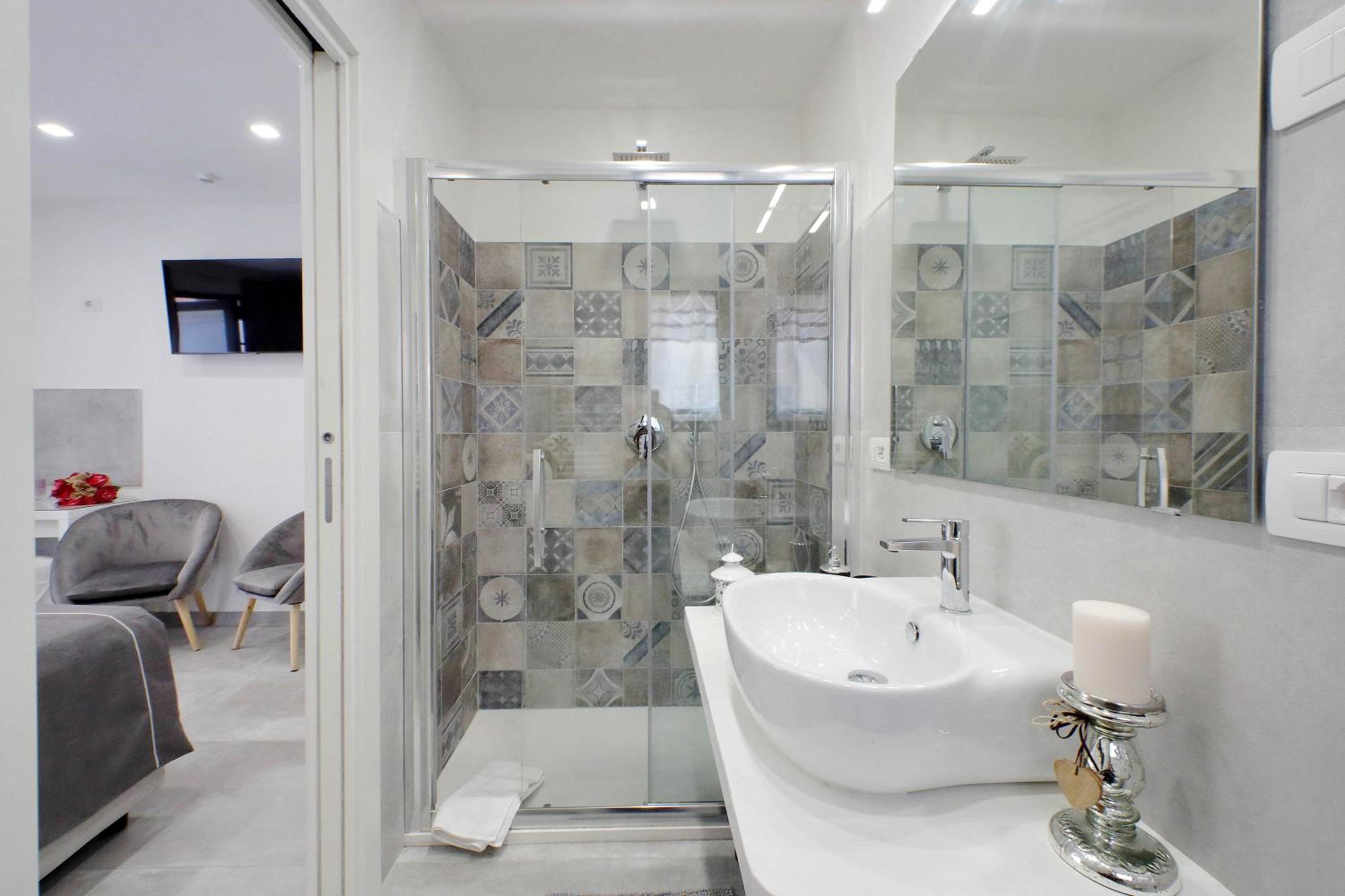 Roman Holiday Suites