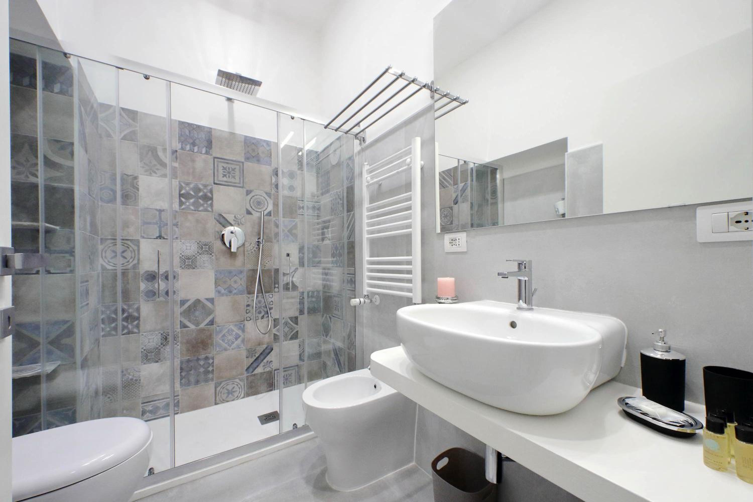 Roman Holiday Suites