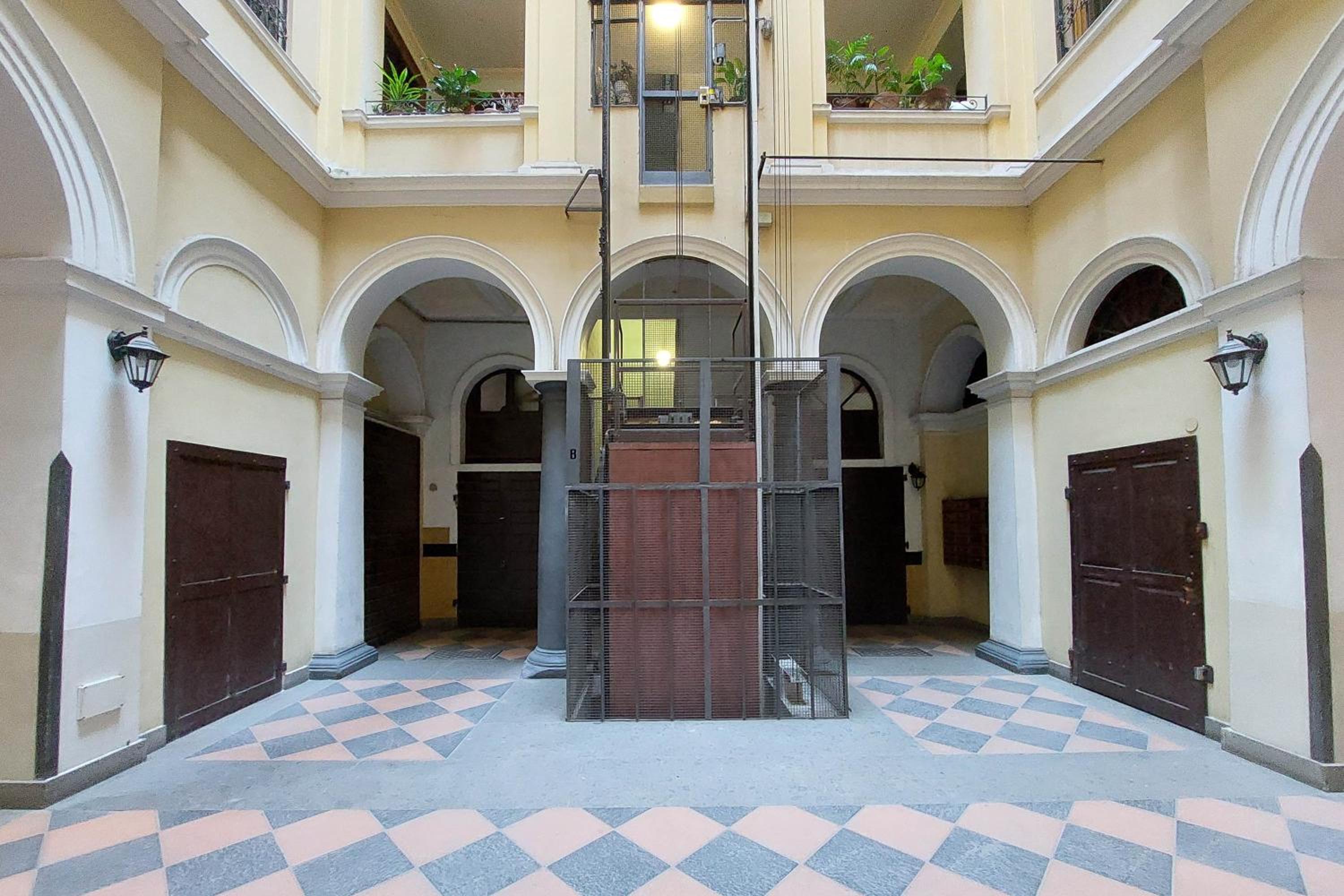 Roman Holiday Suites
