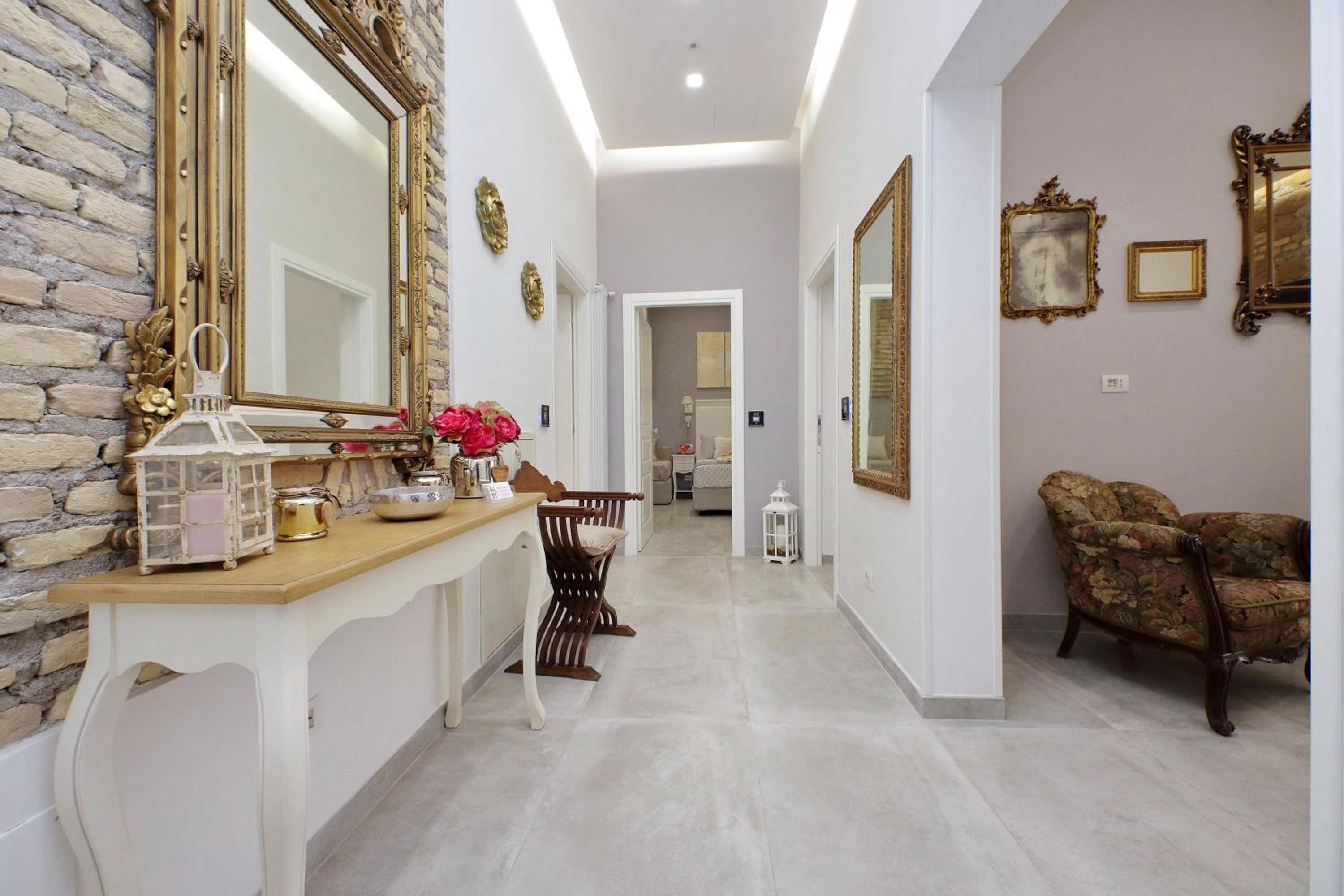 Roman Holiday Suites