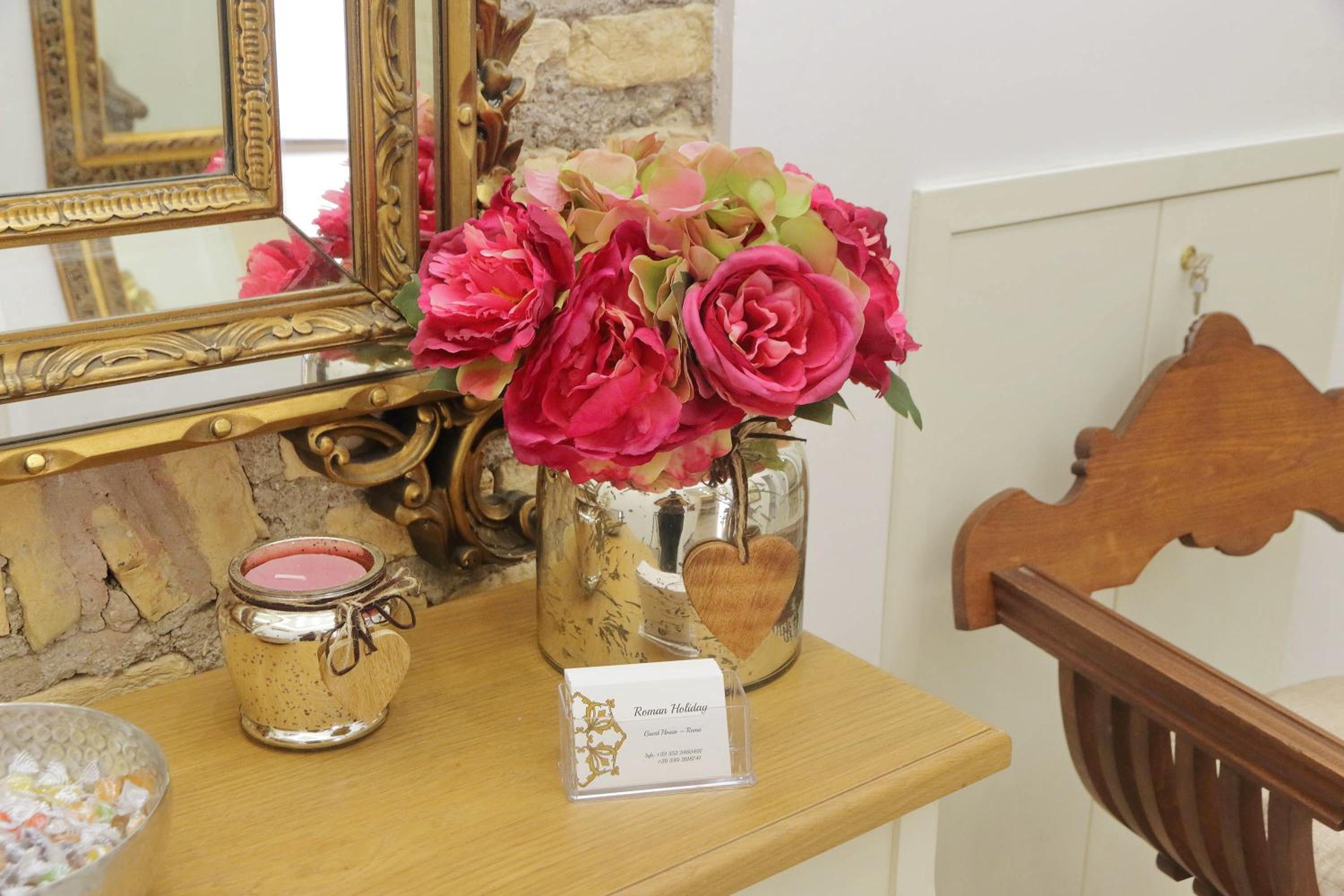 Roman Holiday Suites