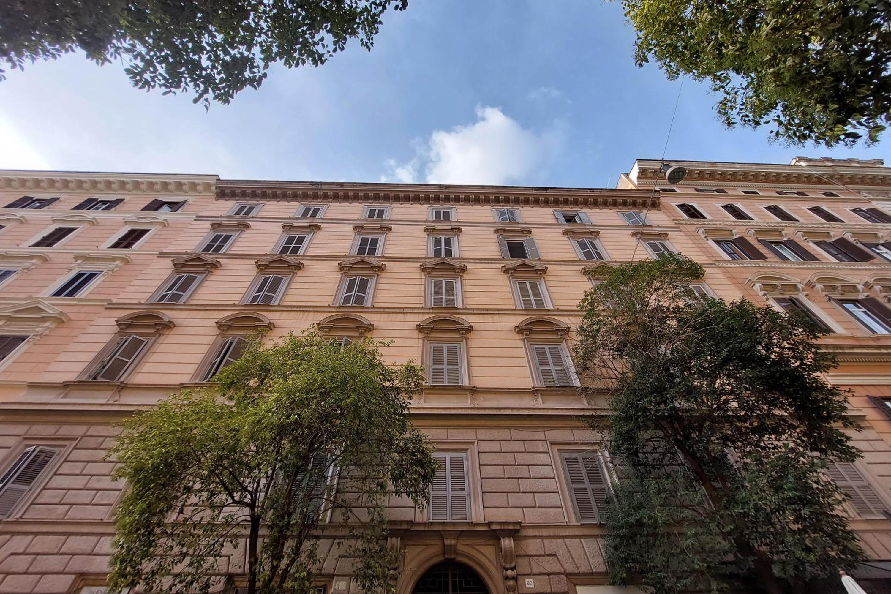 Roman Holiday Suites