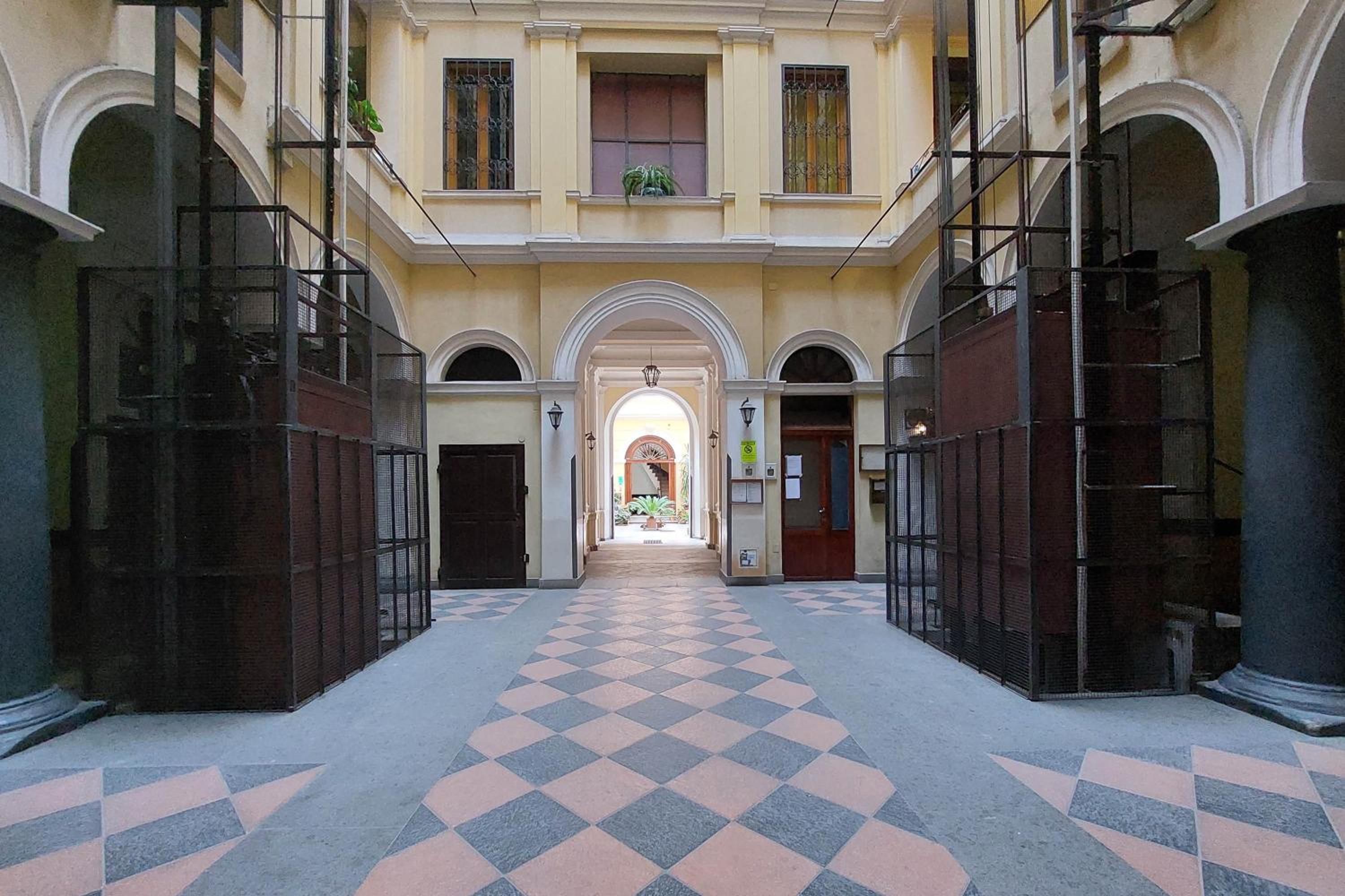 Roman Holiday Suites