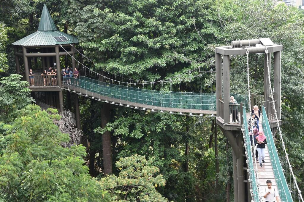 19 Suasana Bukit Ceylon KLCC Bukit Bintang 12 pax 3R2B