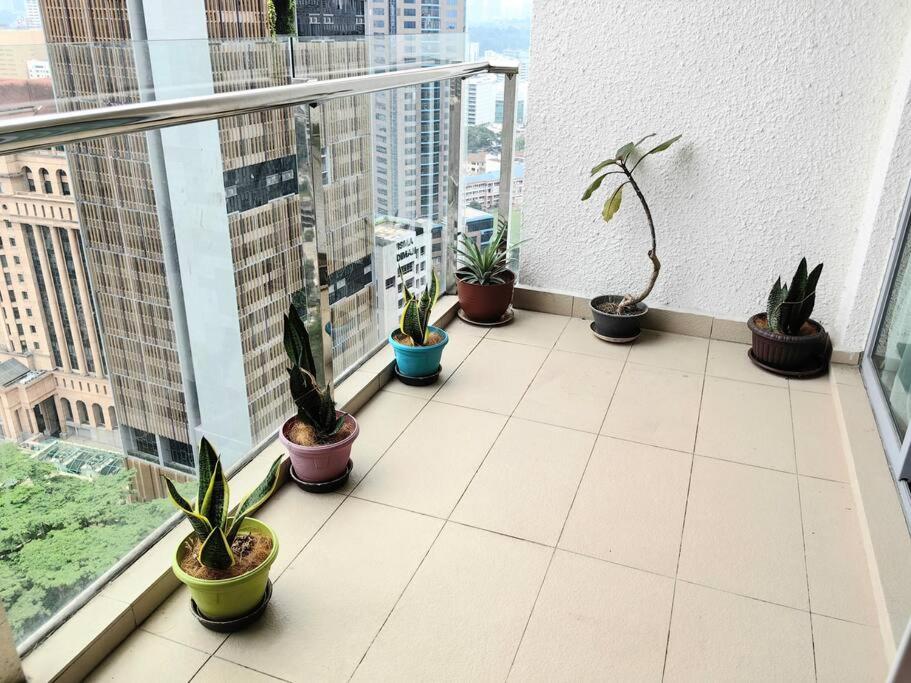 19 Suasana Bukit Ceylon KLCC Bukit Bintang 12 pax 3R2B