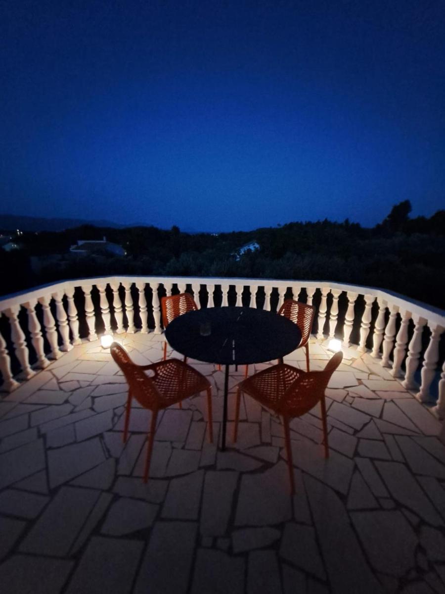 Sea View Apartment Amaro view 3