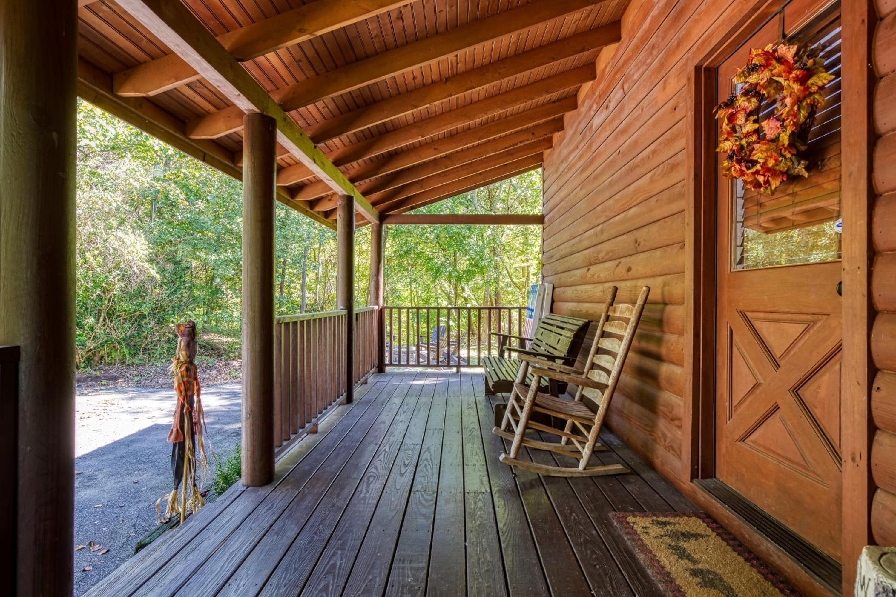 Red Oak Ridge, Hot Tub, Pool Table, WIFI, 560 FREE tickets each paid day!!!