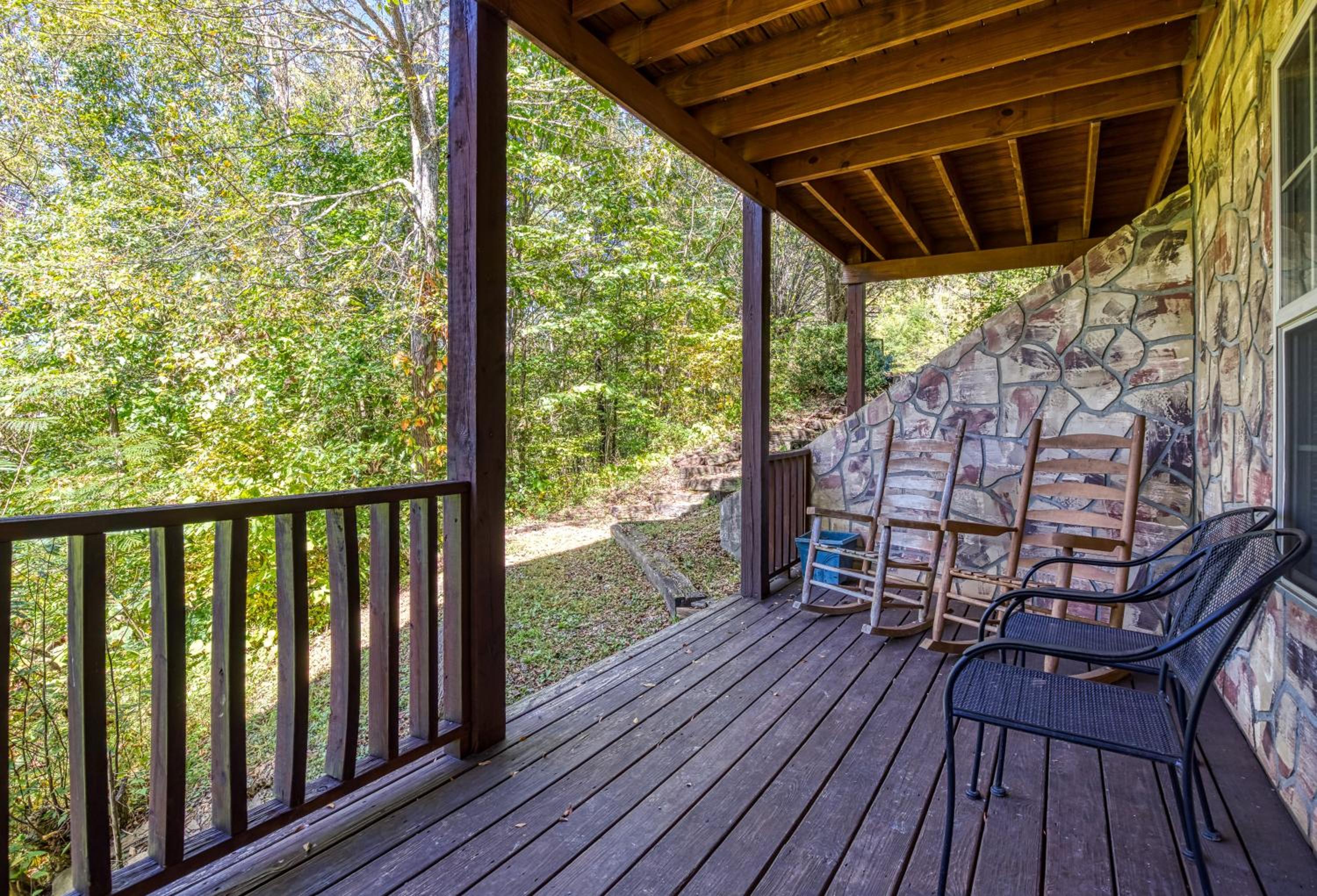 Red Oak Ridge, Hot Tub, Pool Table, WIFI, 560 FREE tickets each paid day!!!