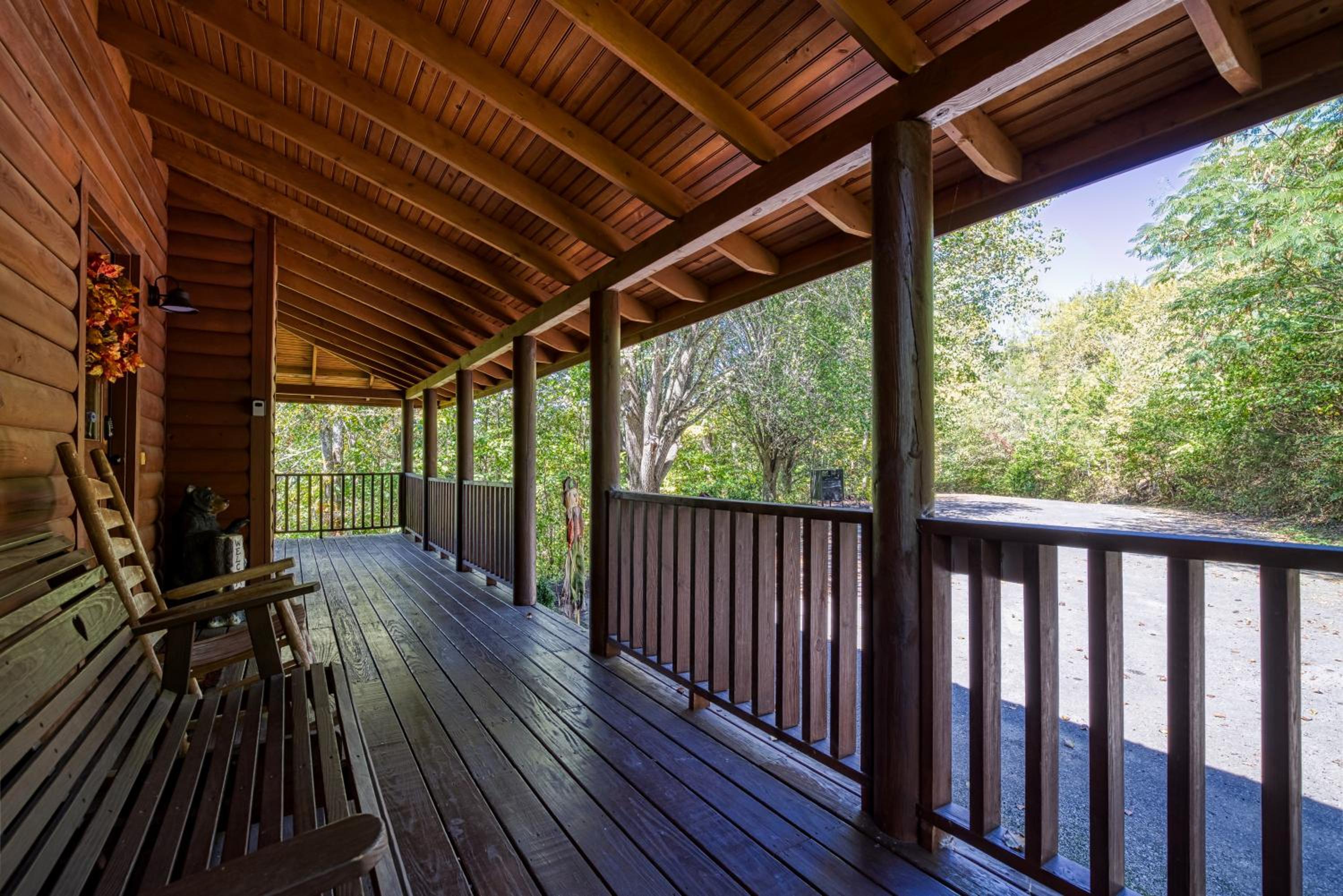 Red Oak Ridge, Hot Tub, Pool Table, WIFI, 560 FREE tickets each paid day!!!