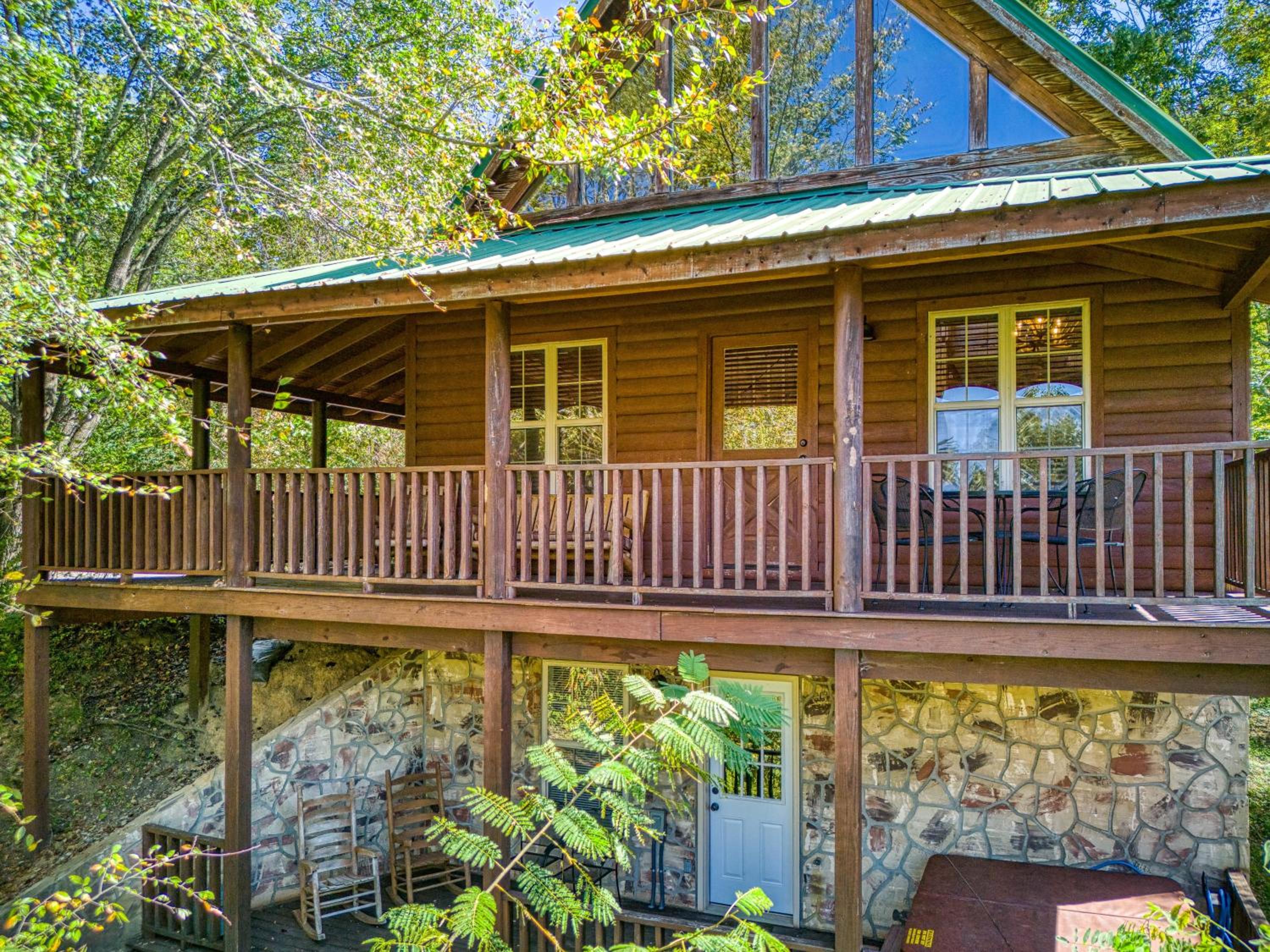 Red Oak Ridge, Hot Tub, Pool Table, WIFI, 560 FREE tickets each paid day!!!