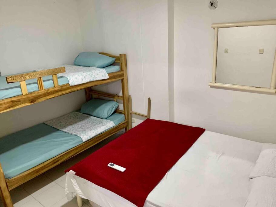 Apartamento de una habitación a 15 mt de la playa (Cama Doble y Camarote)