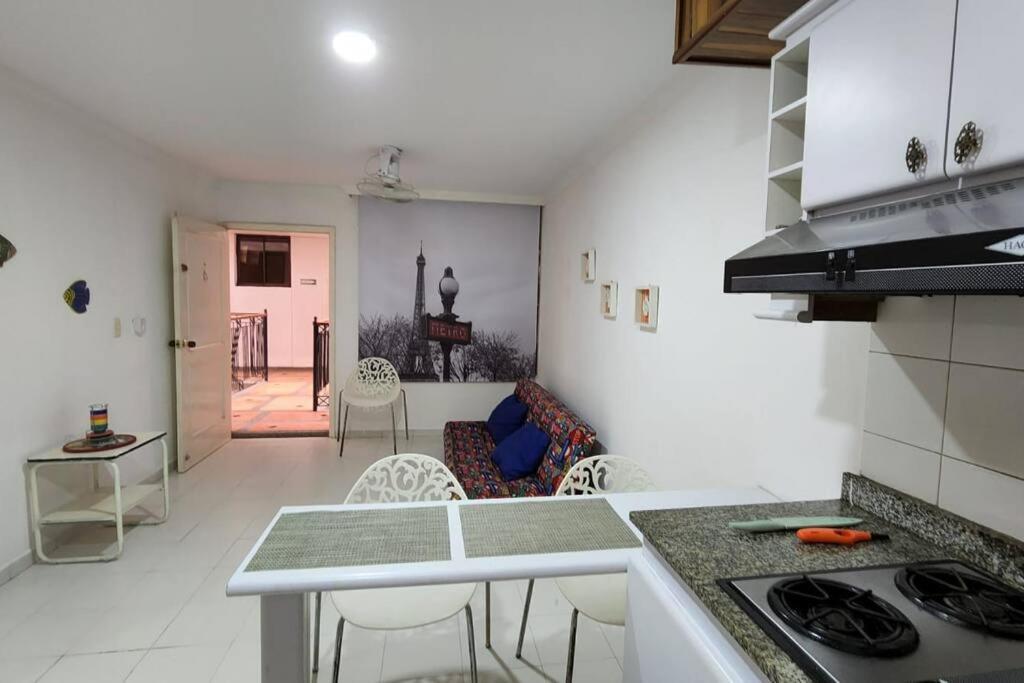 Apartamento de una habitación a 15 mt de la playa (Cama Doble y Camarote)