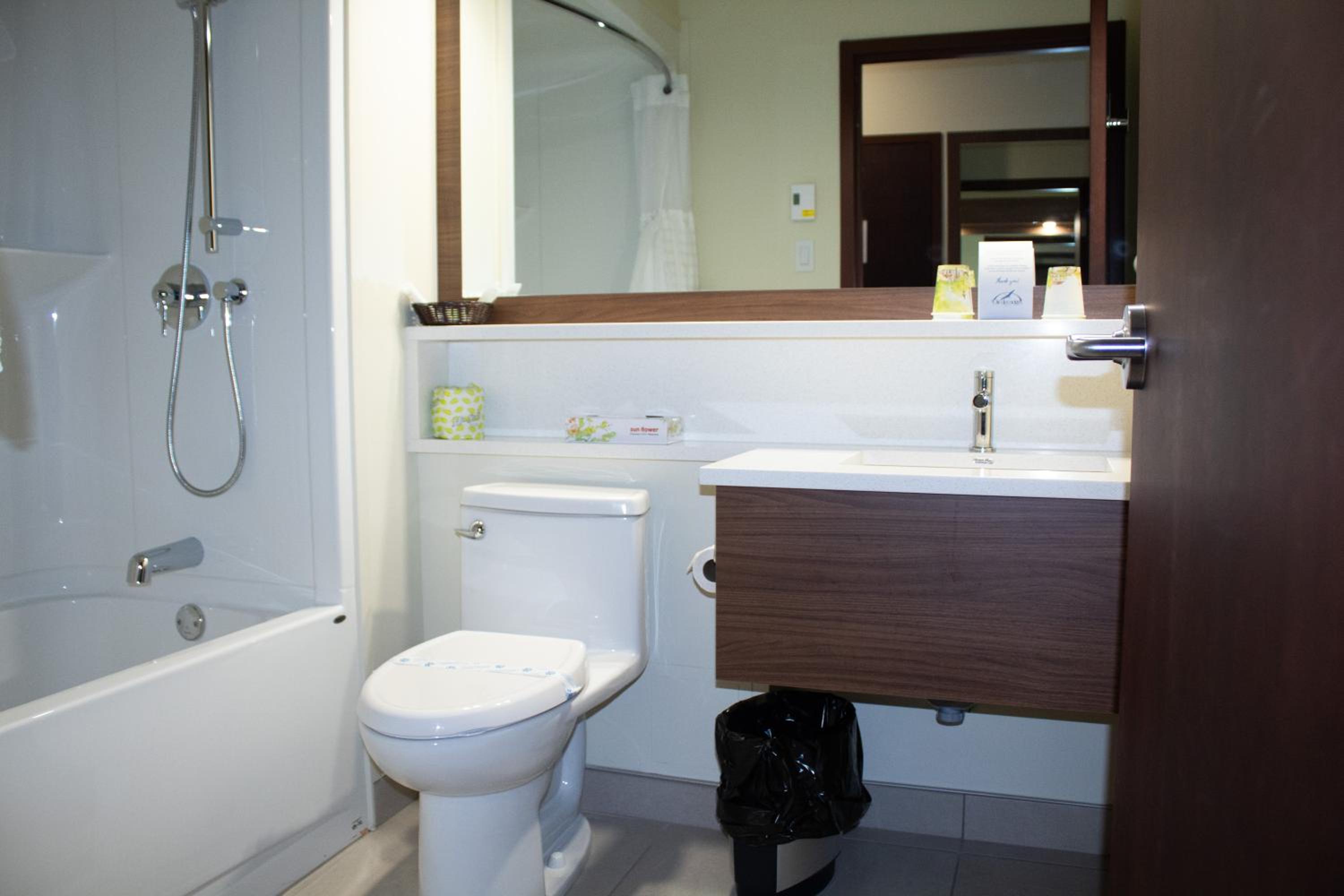 Levis Vacations - Hotel L'Oie des neiges - Property Image 35