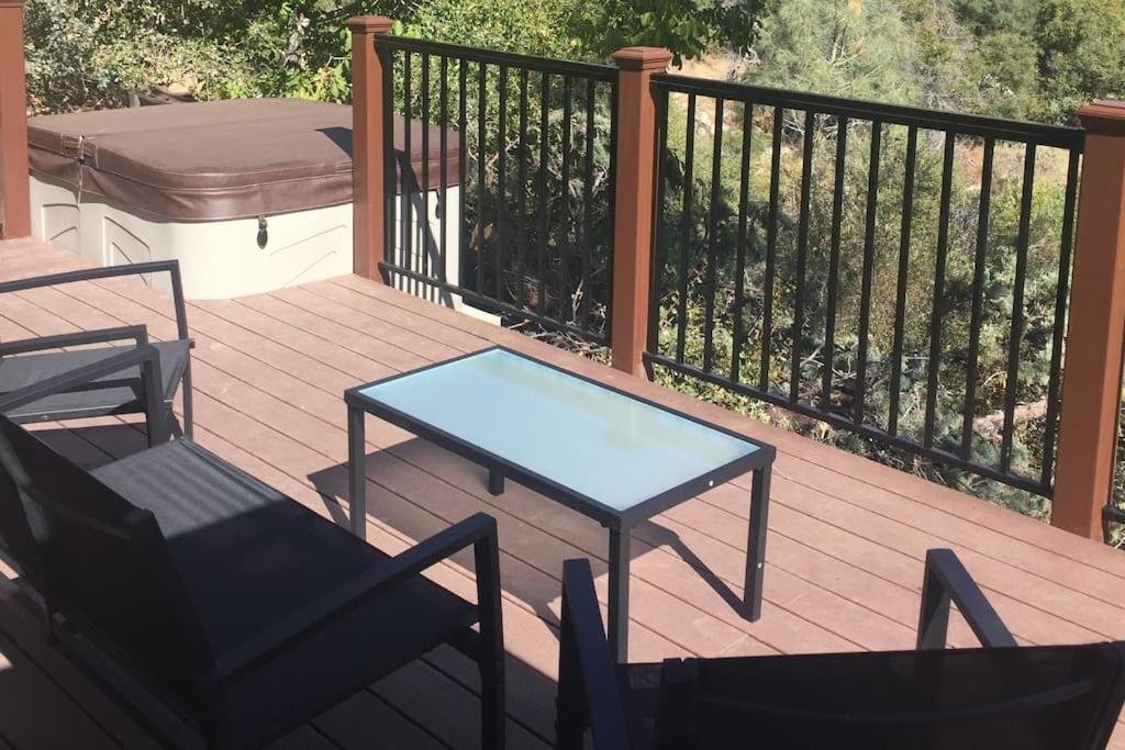 Tillie Creek Retreat: a Creekside Oasis