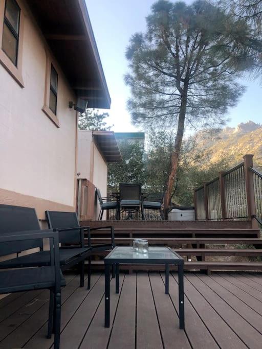 Tillie Creek Retreat: a Creekside Oasis