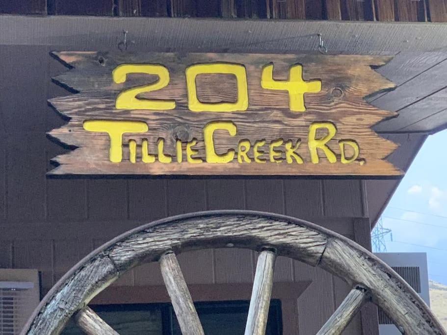 Tillie Creek Retreat: a Creekside Oasis