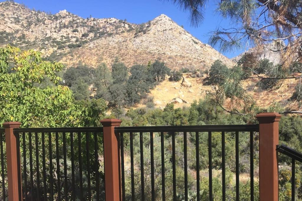 Tillie Creek Retreat: a Creekside Oasis