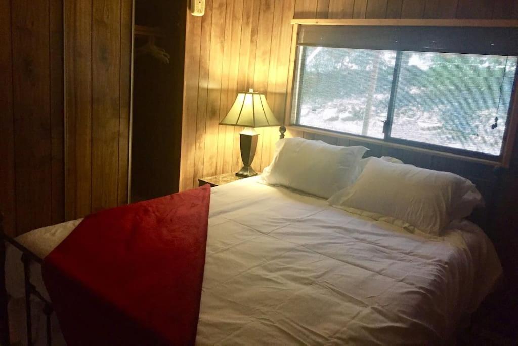 Tillie Creek Retreat: a Creekside Oasis