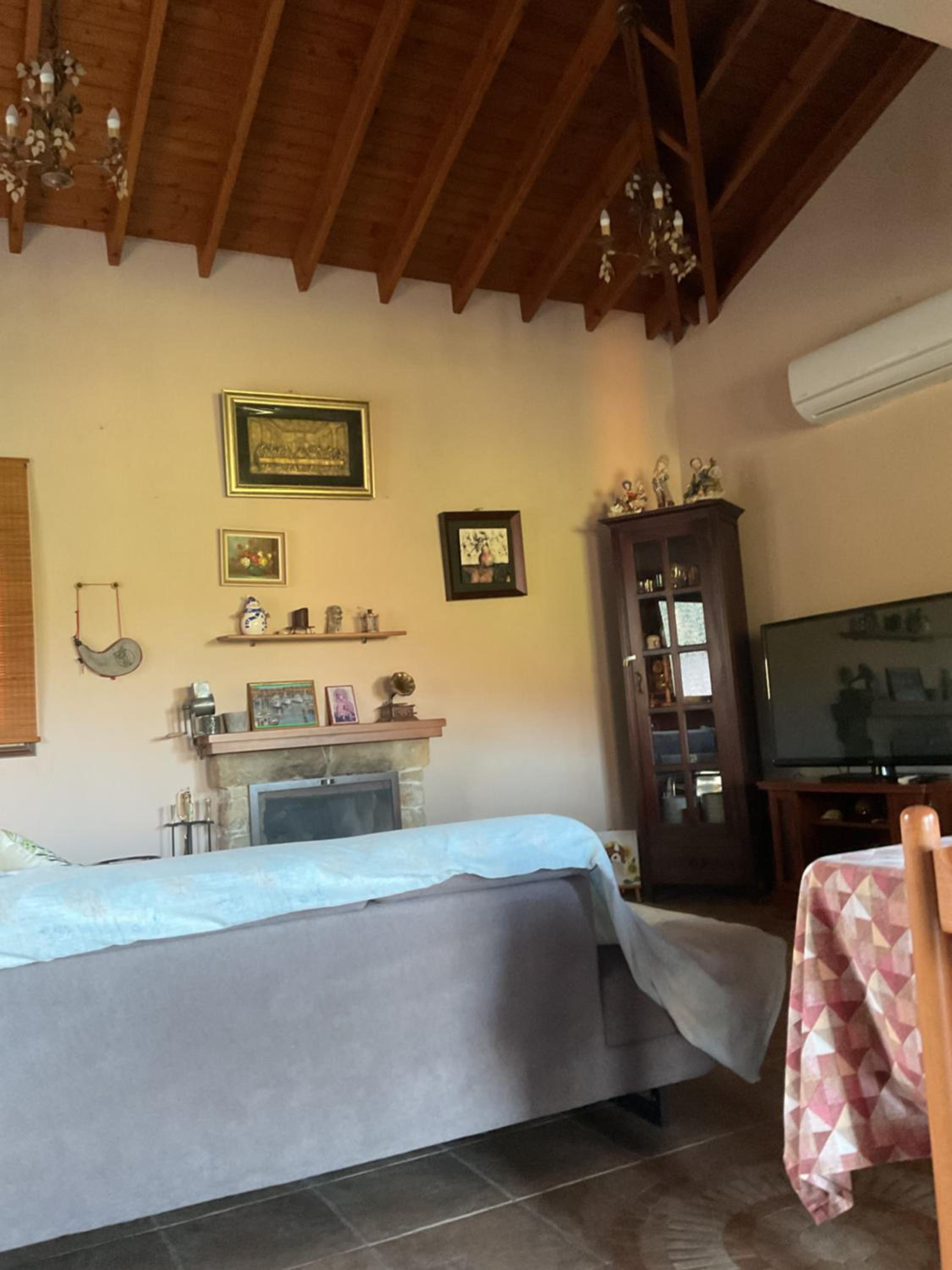 Evie's House Arakapas