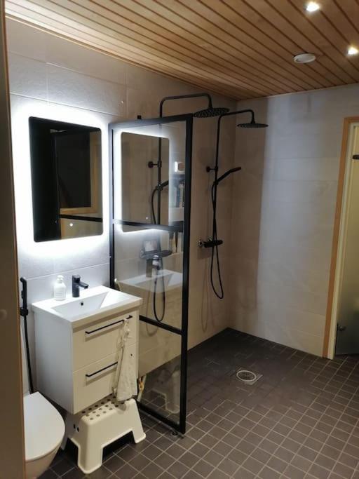 Nordic Villa With Jacuzzi