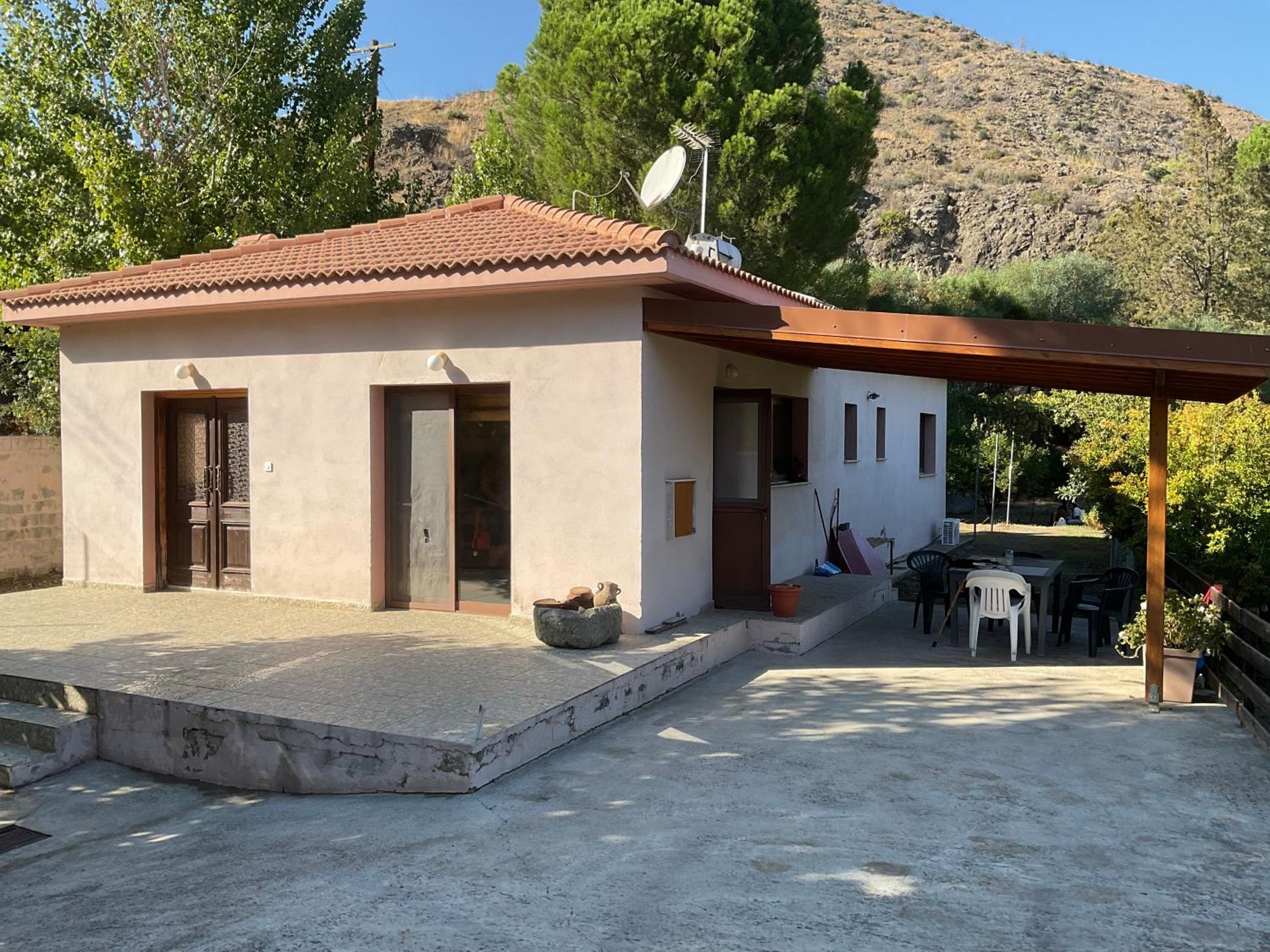 Evie's House Arakapas