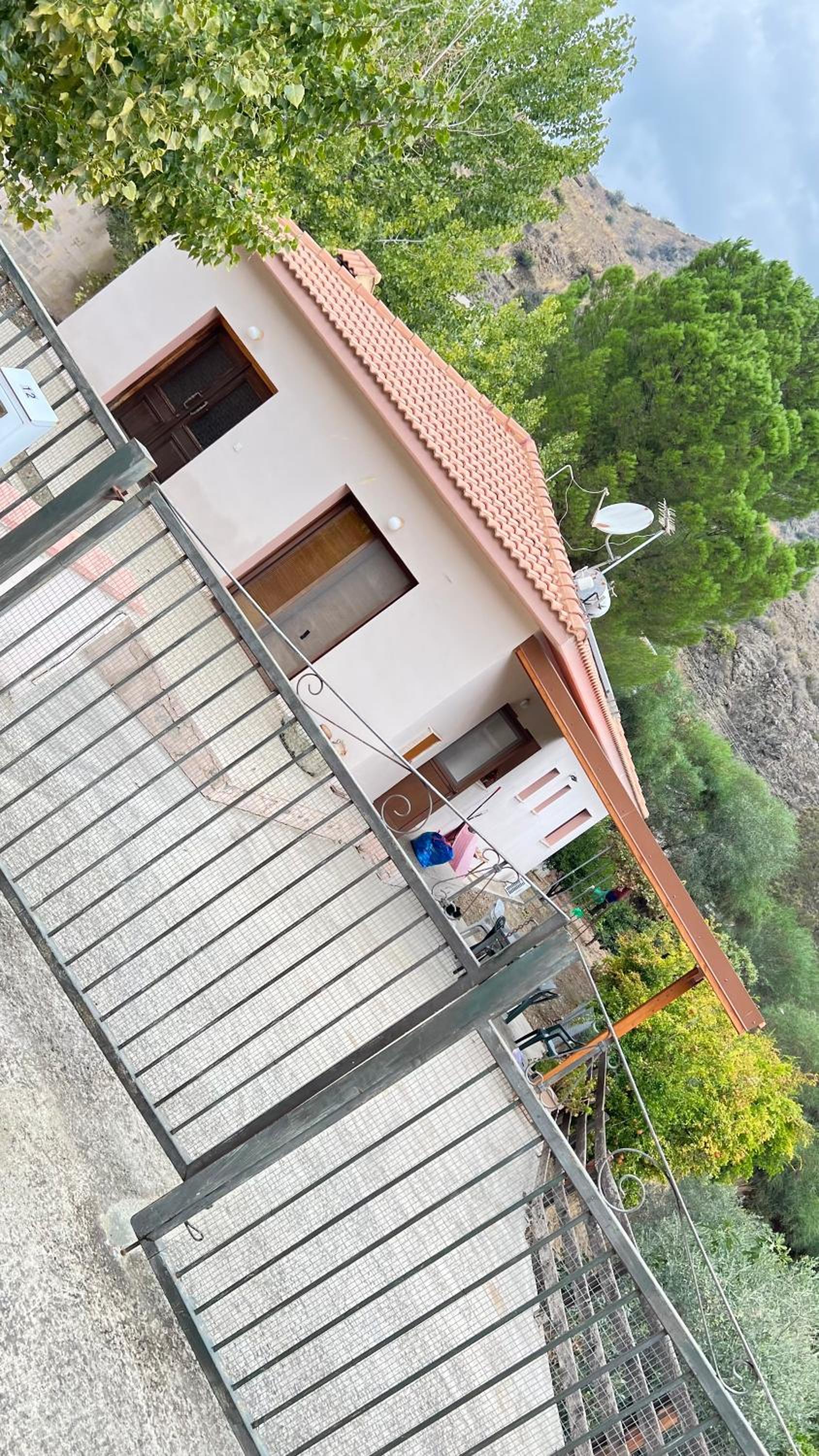 Evie's House Arakapas