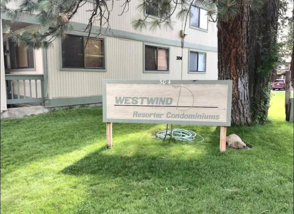 McCall Mountain Getaway - Pet Friendly view 4
