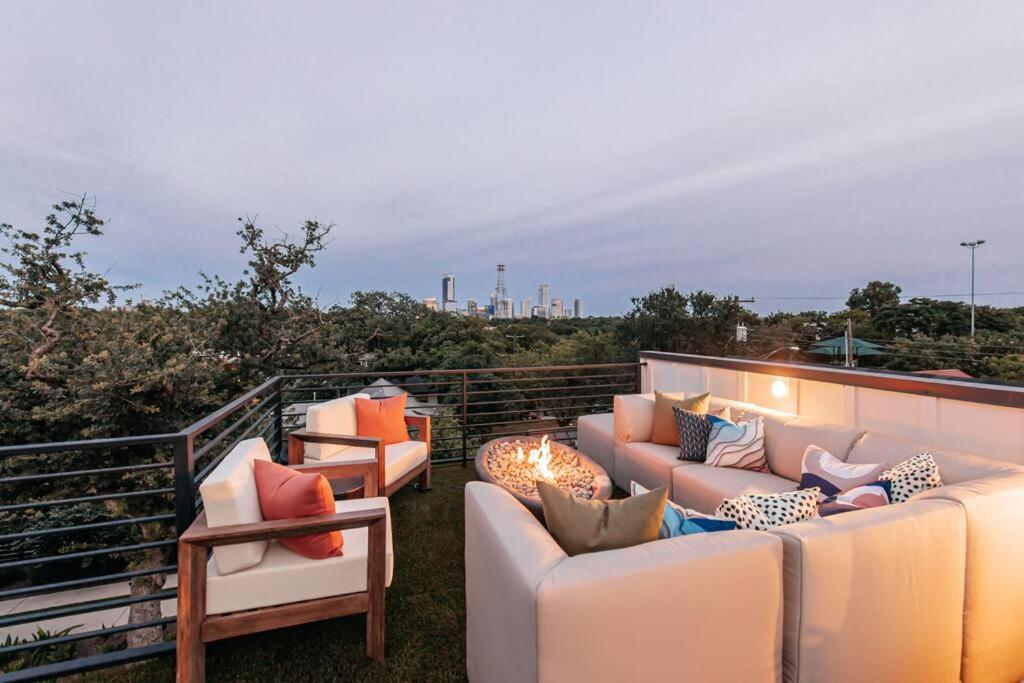Clarksville Mansion with Breathtaking Skyline View