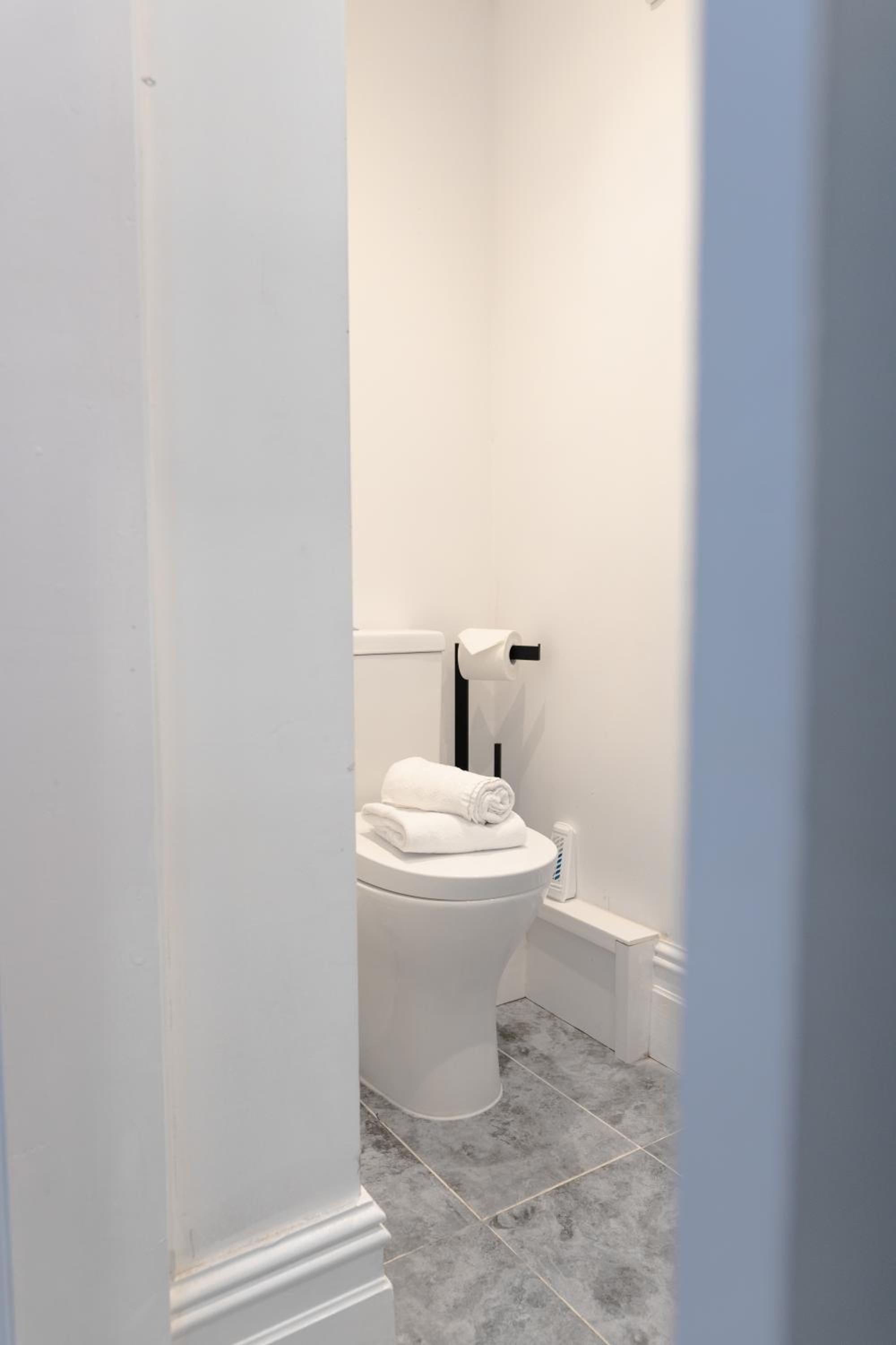 Bay City Studio Apartments view 3