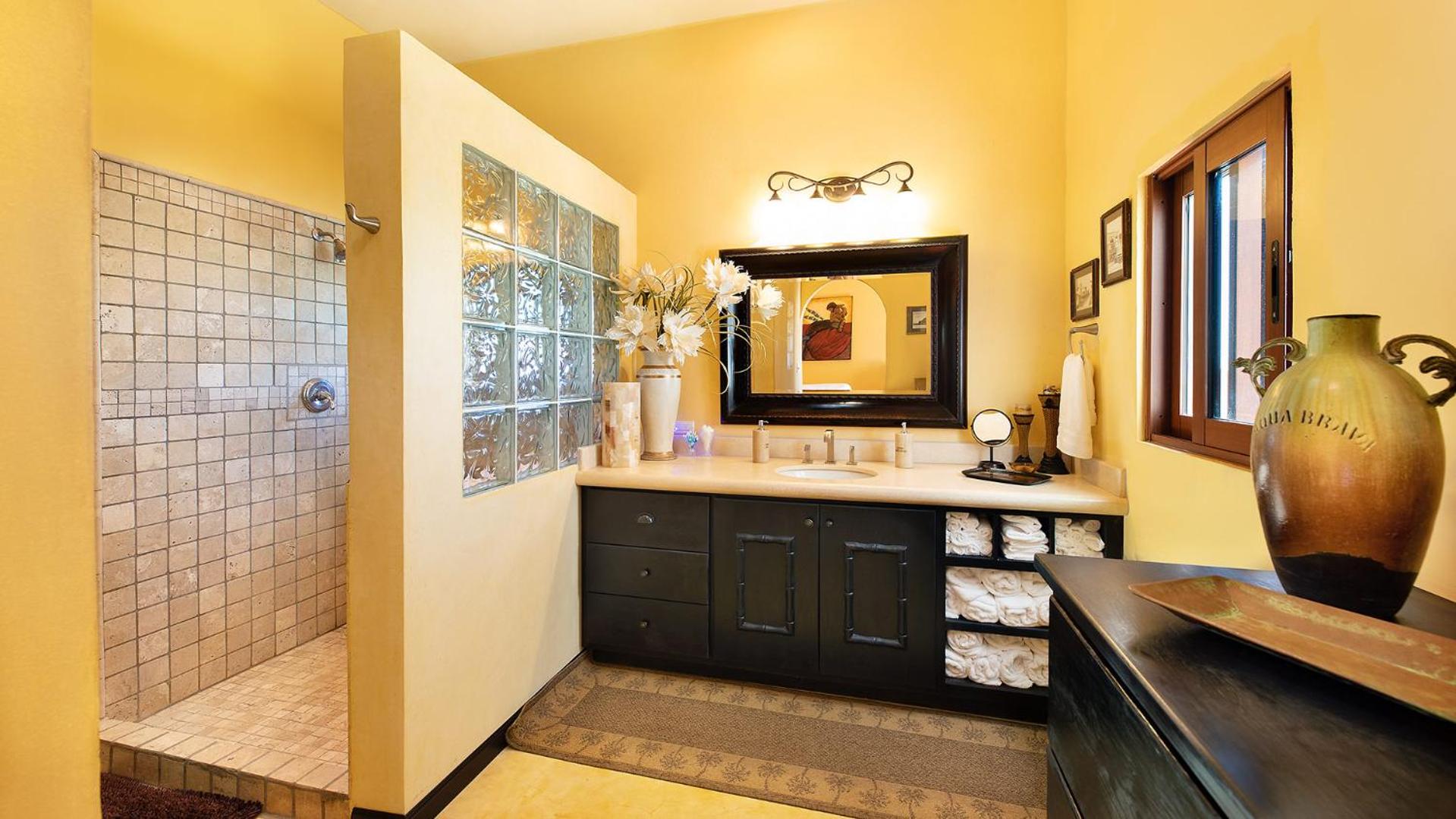 Casablanca Beachfront Villa in Pescadero