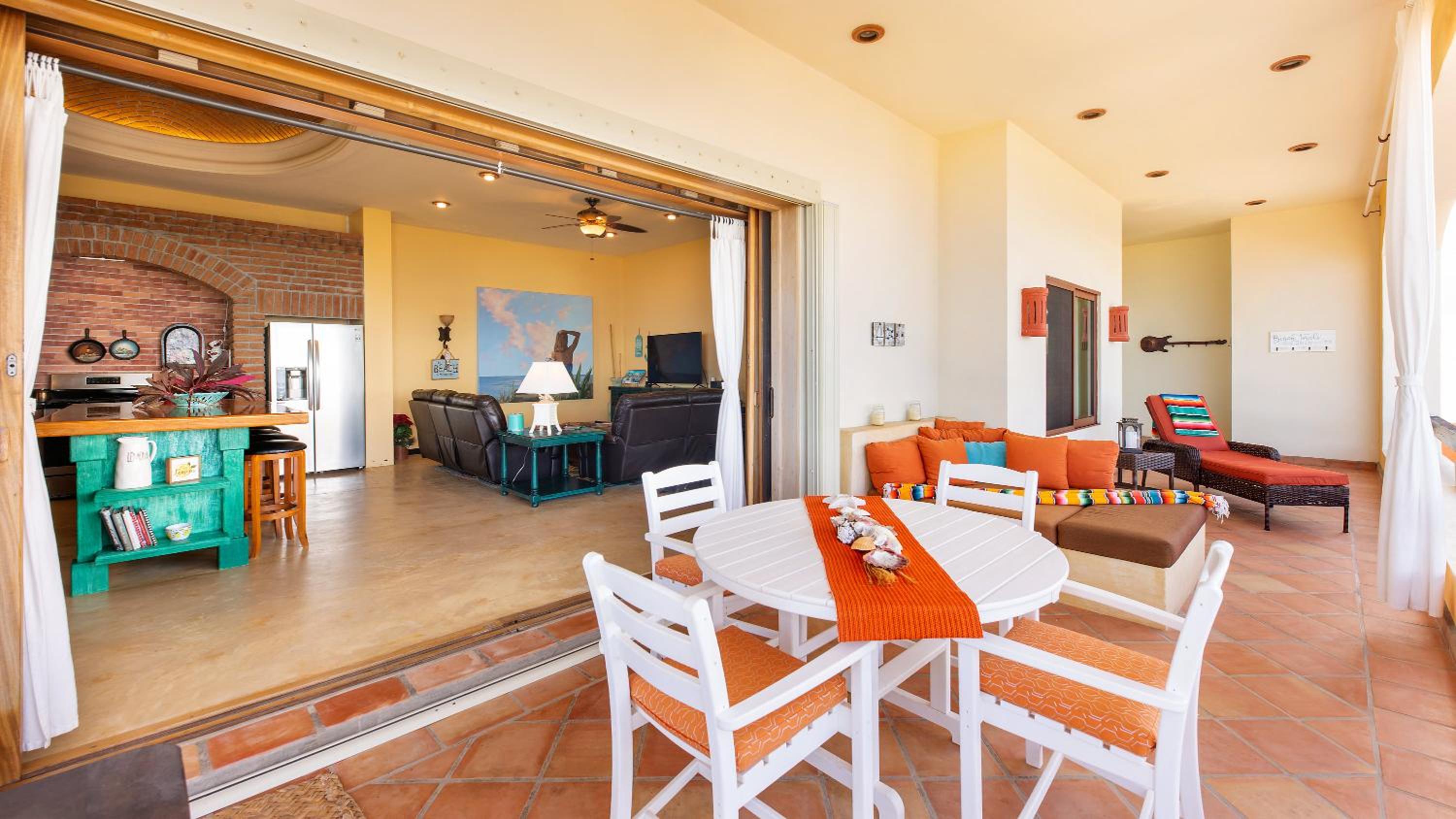 Casablanca Beachfront Villa in Pescadero
