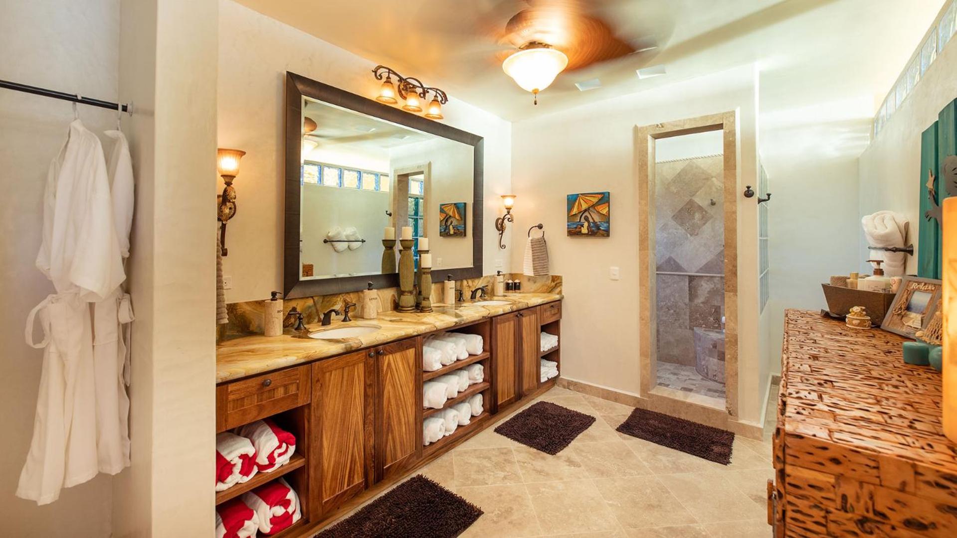 Casablanca Beachfront Villa in Pescadero